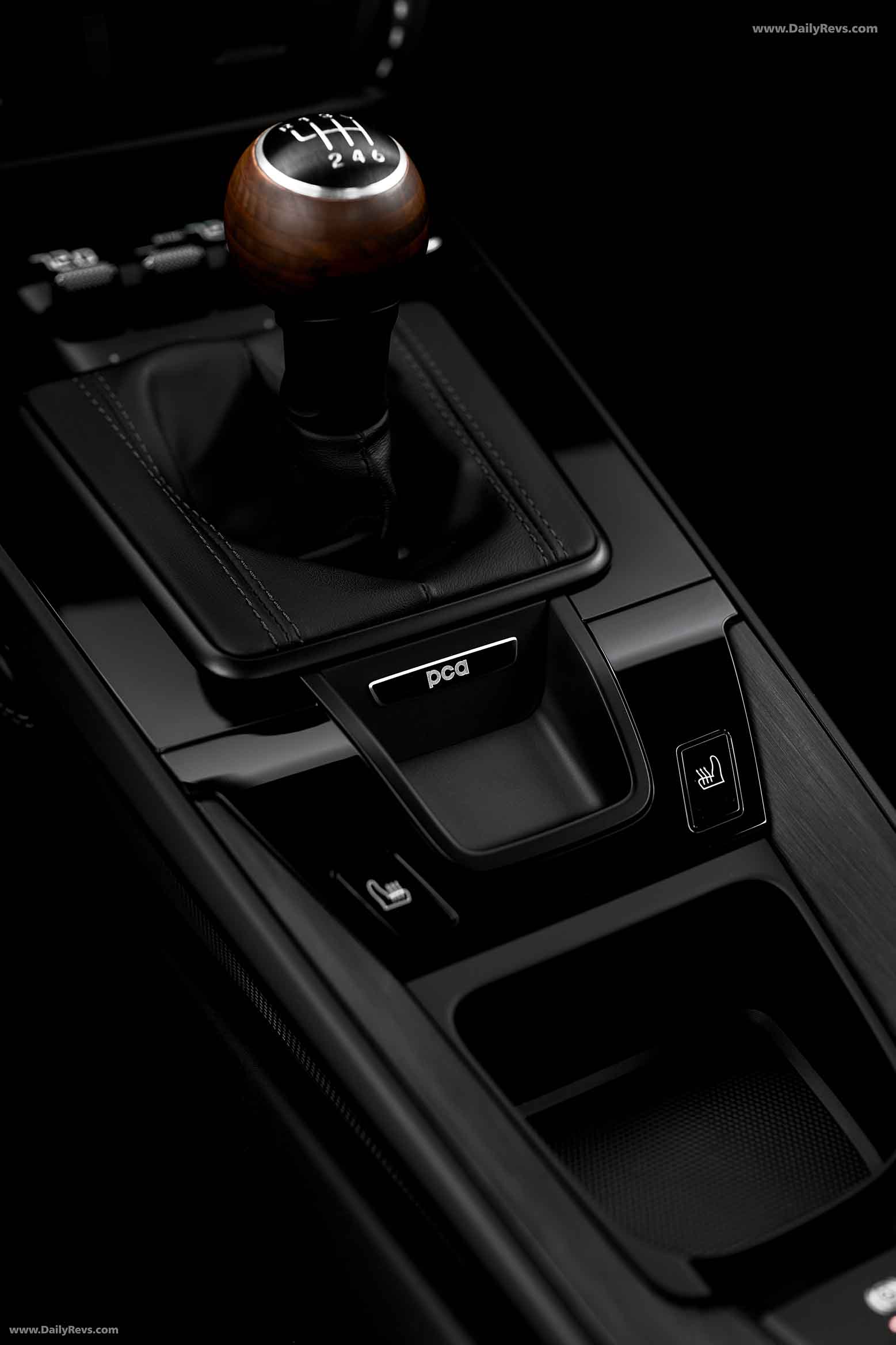 2026 Porsche 911 Club Coupe 992.2 Interior