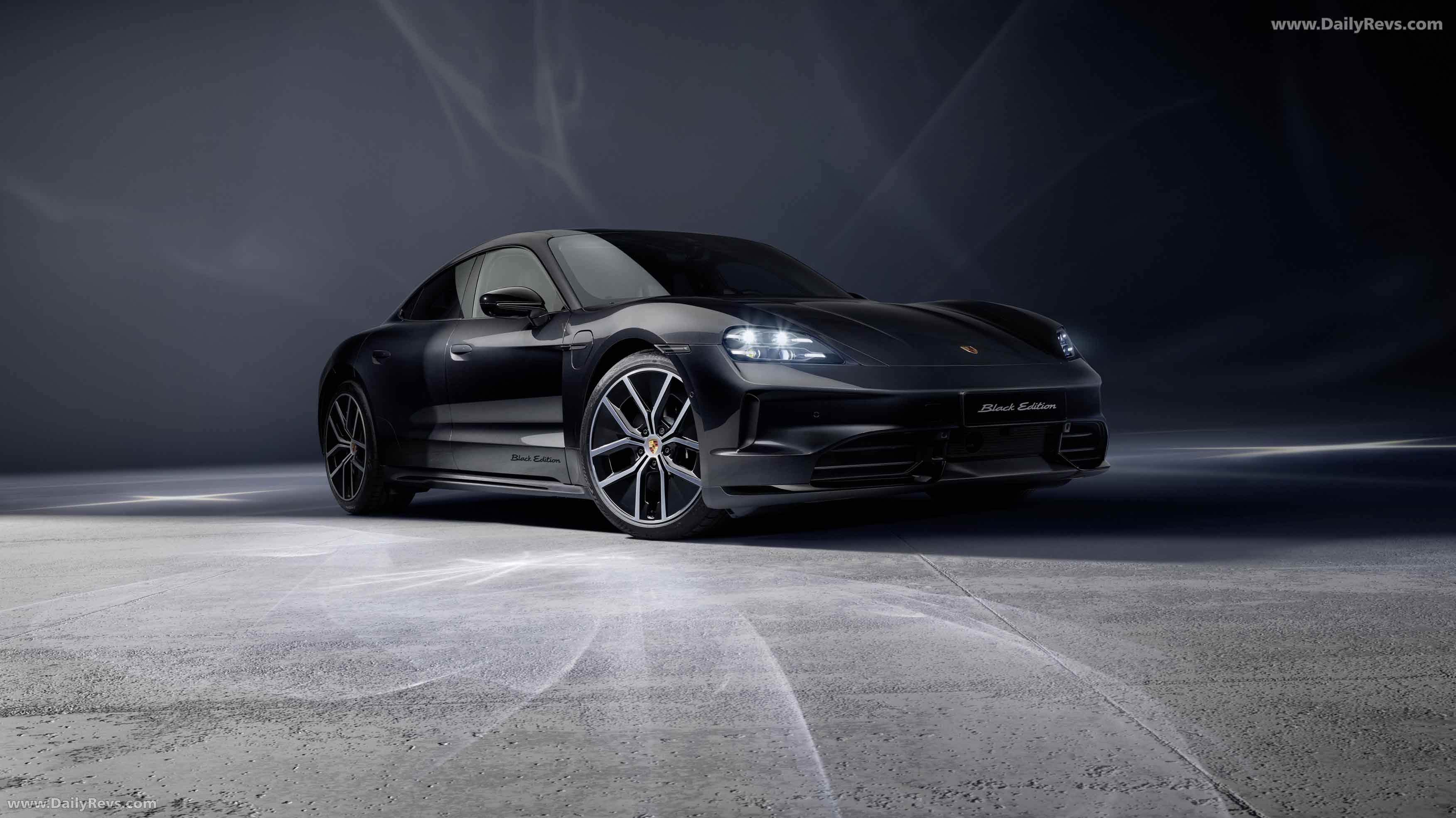2026 Porsche Taycan Black Edition J1 II Front View