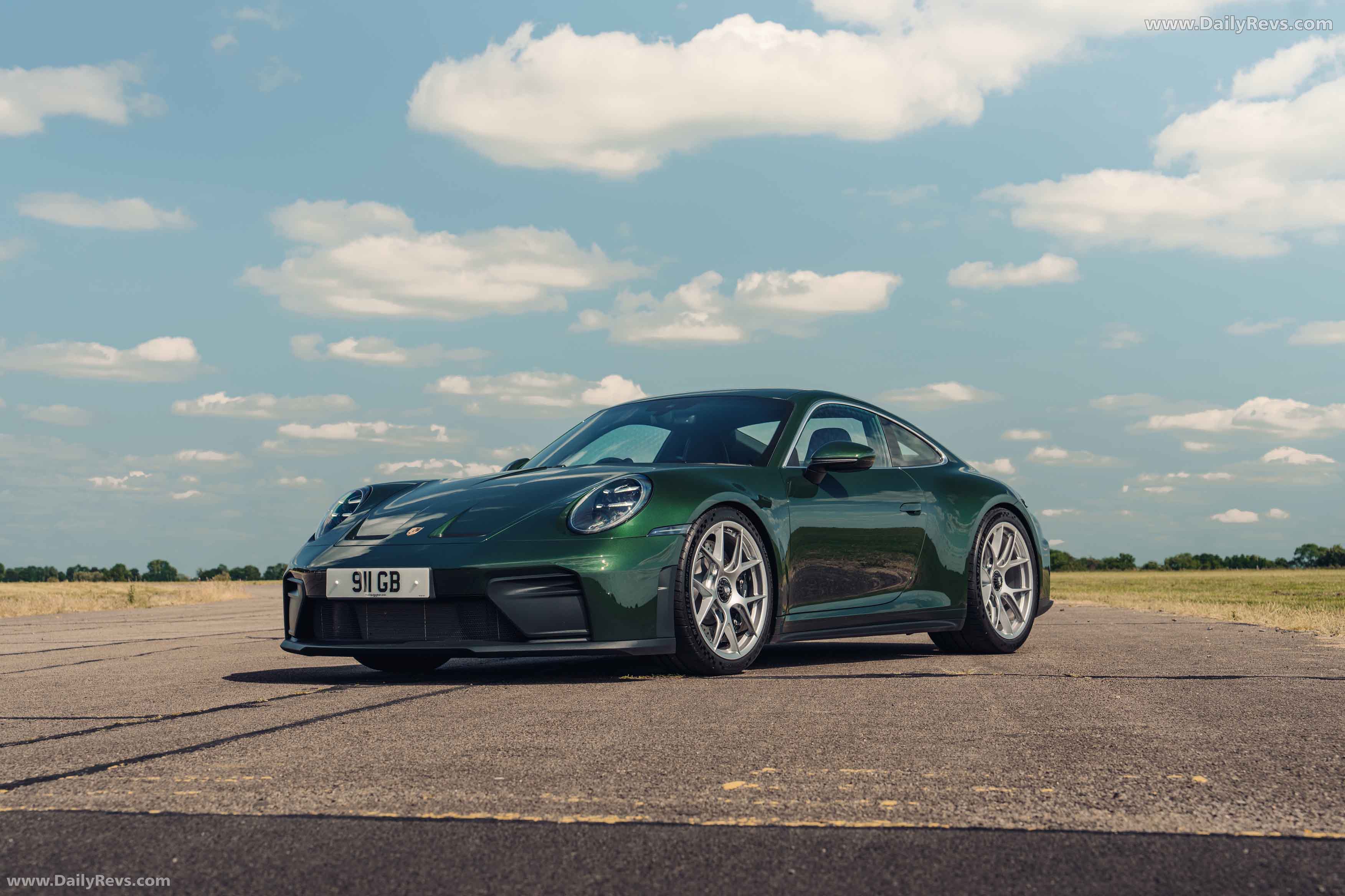 2025 Porsche 911 GT3 Touring 992 ll UK Version Front View