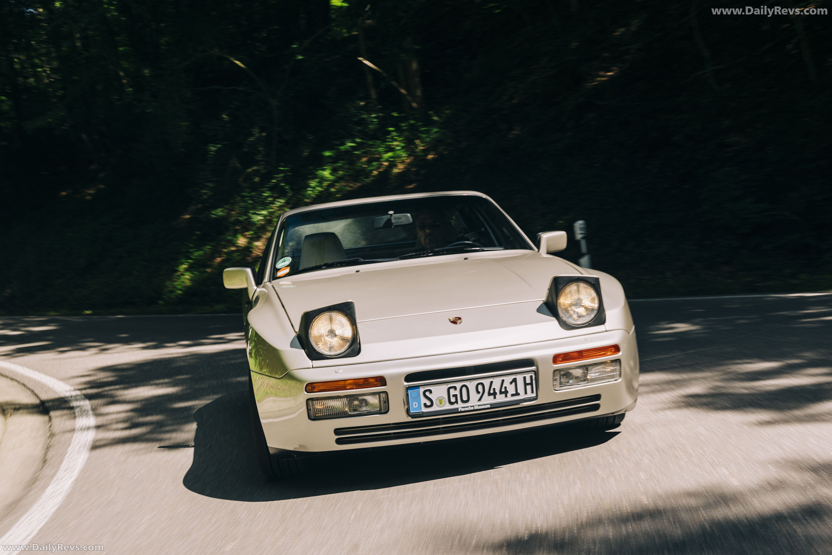 1989 Porsche 944 Turbo Coupe Front View