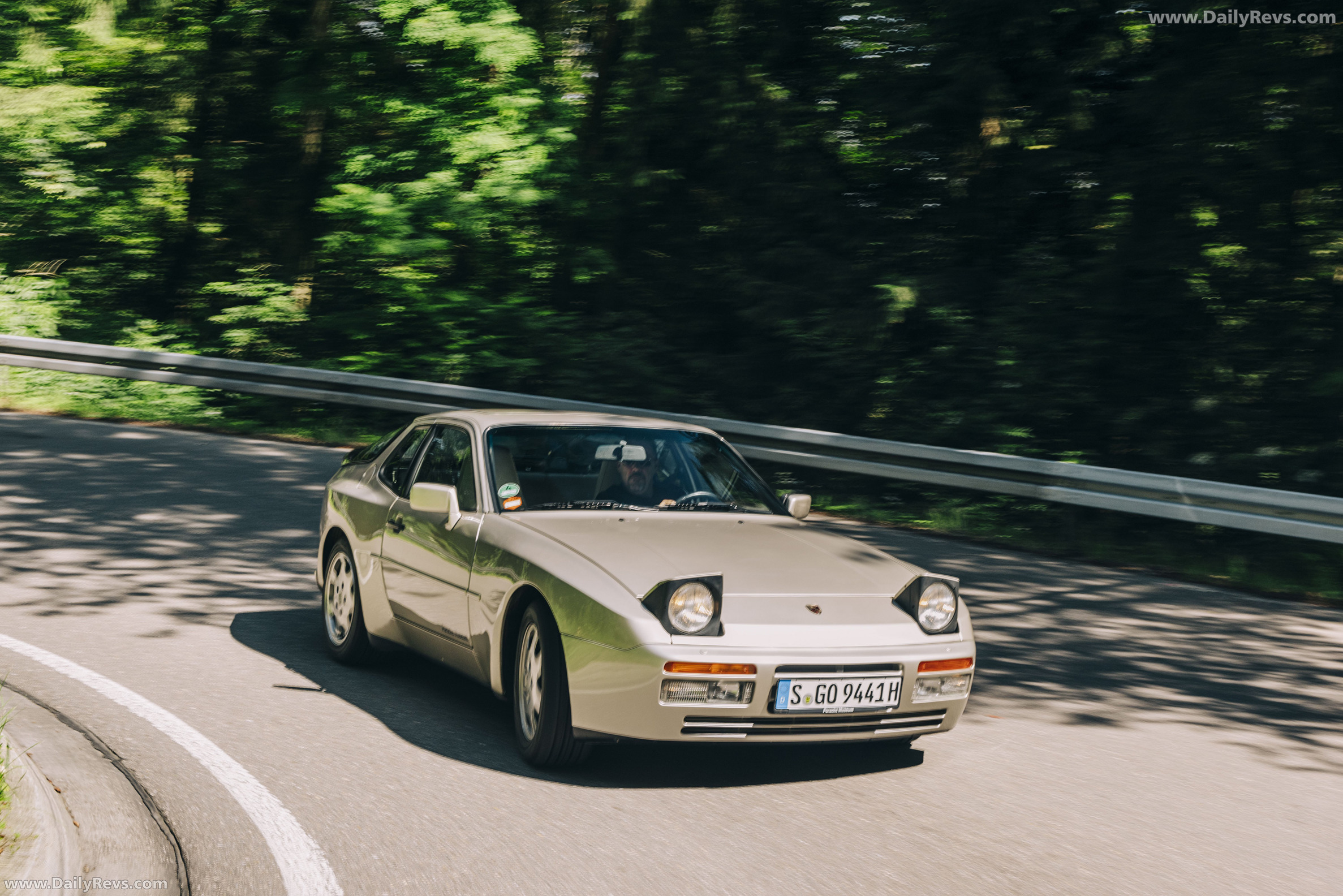 1989 Porsche 944 Turbo Coupe Front View