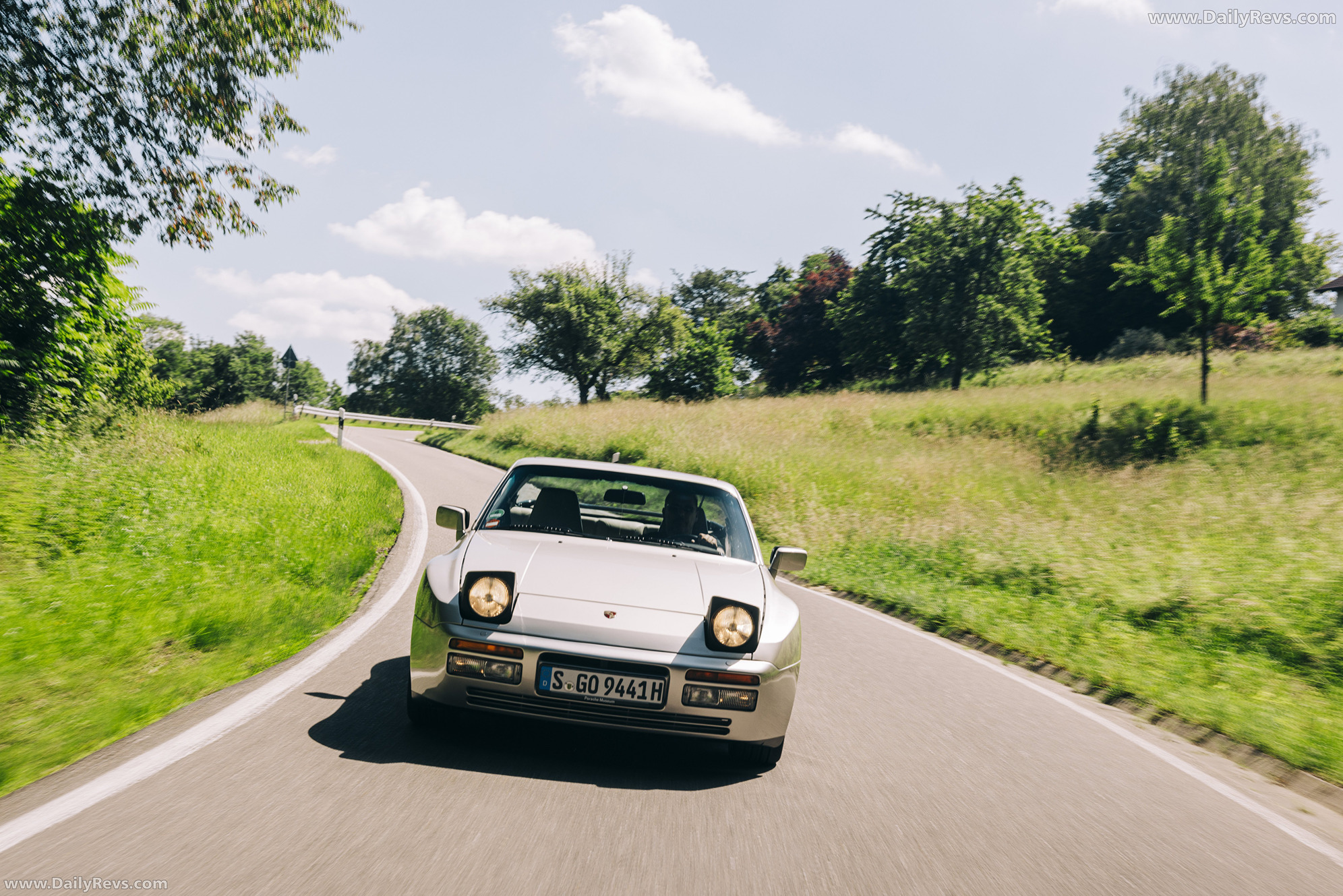 1989 Porsche 944 Turbo Coupe Front View