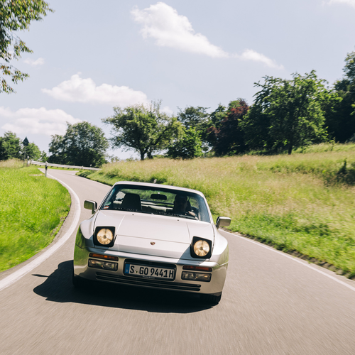 1989 Porsche 944 Turbo Coupe Front View