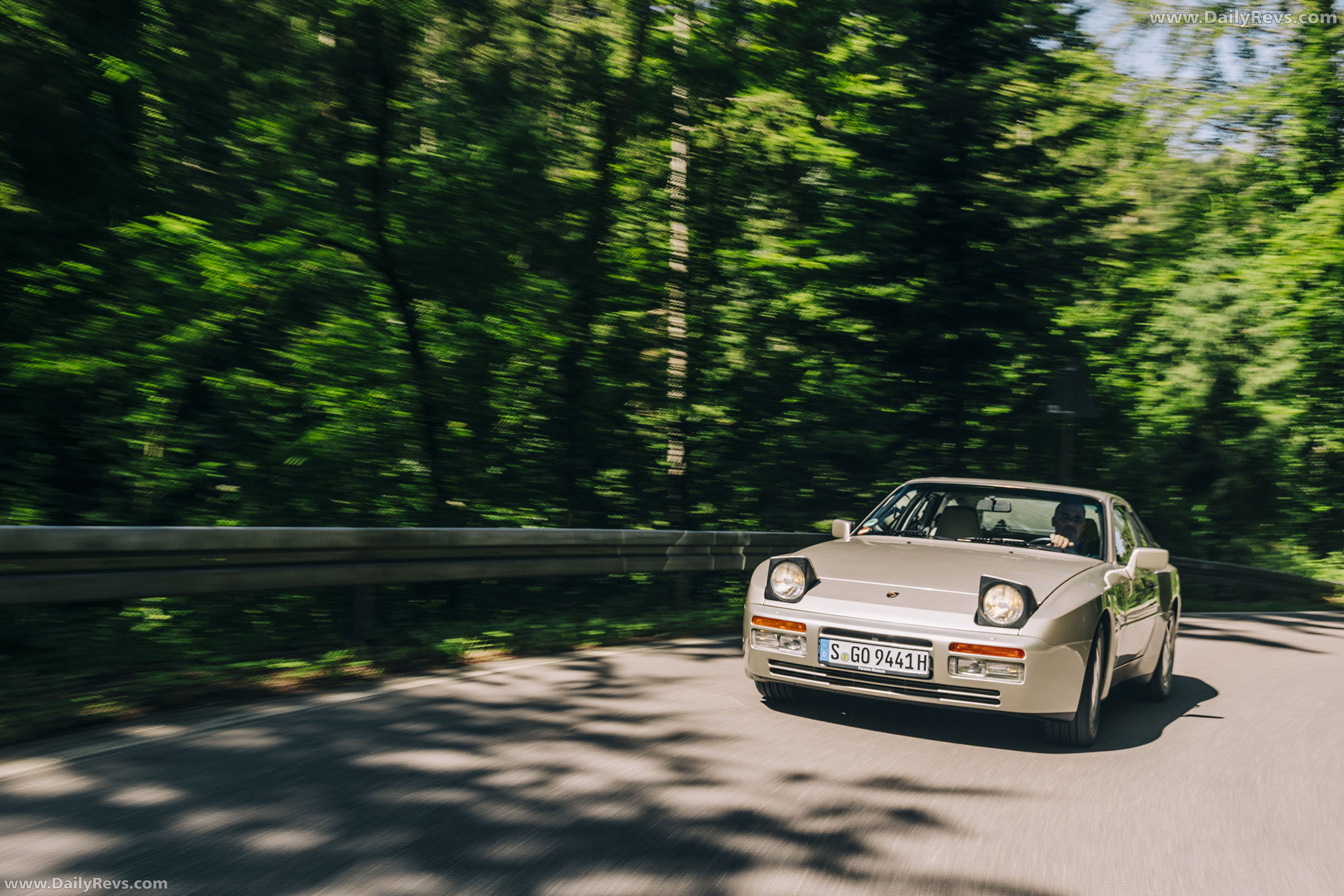 1989 Porsche 944 Turbo Coupe Front View