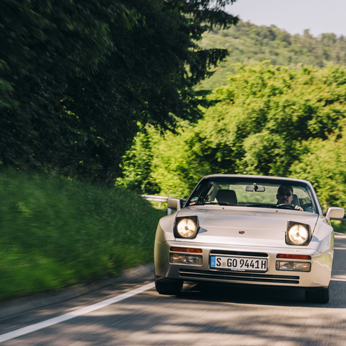 1989 Porsche 944 Turbo Coupe Front View