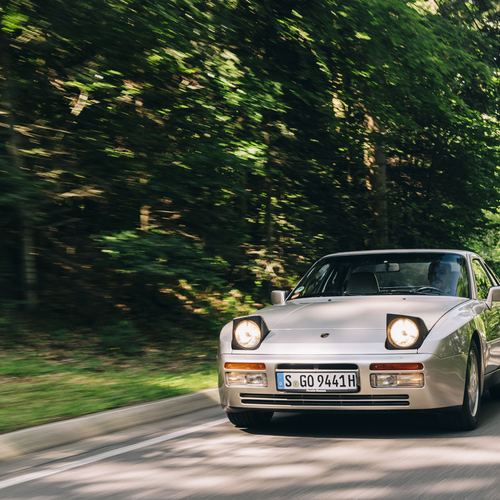 1989 Porsche 944 Turbo Coupe Front View