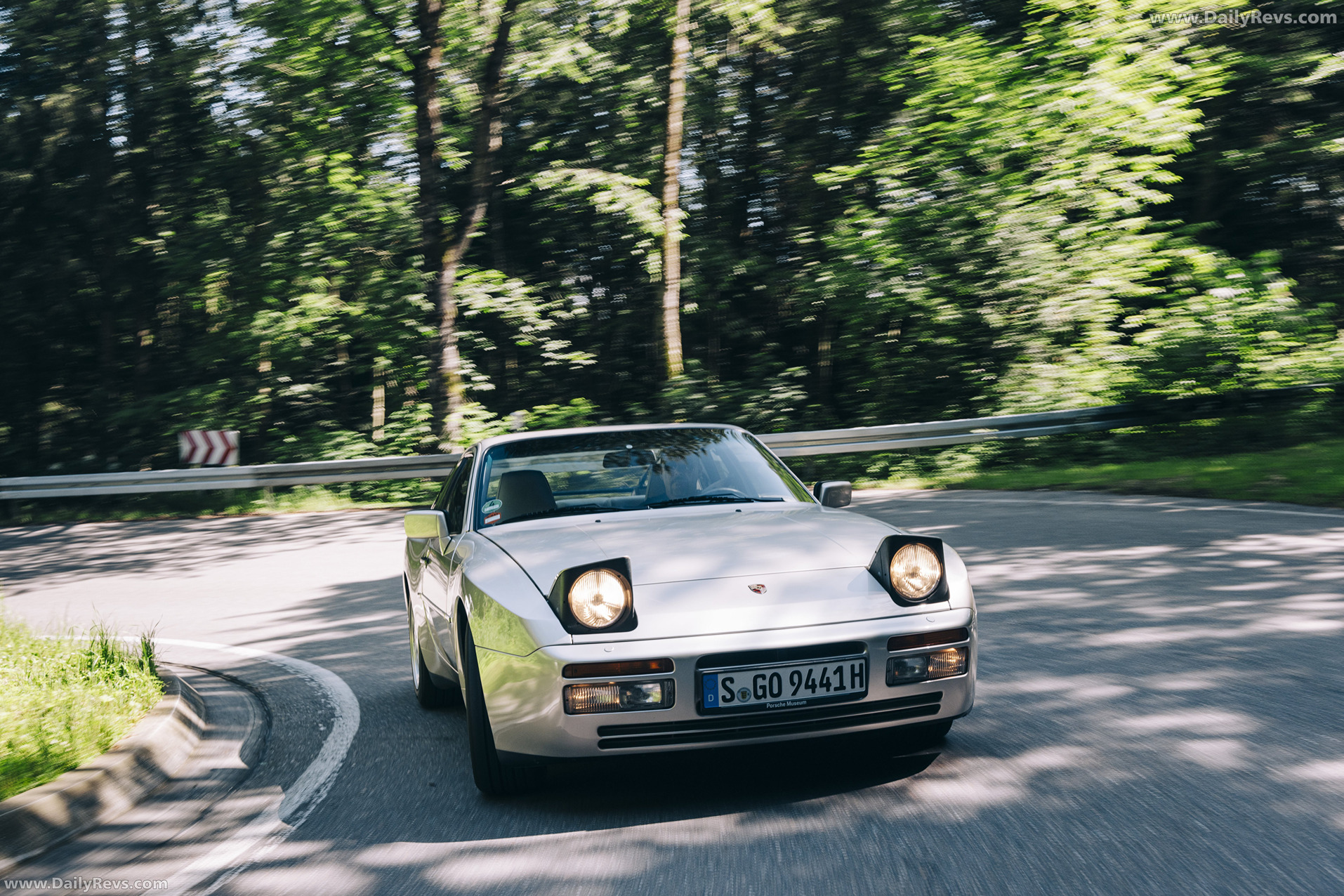 1989 Porsche 944 Turbo Coupe Front View