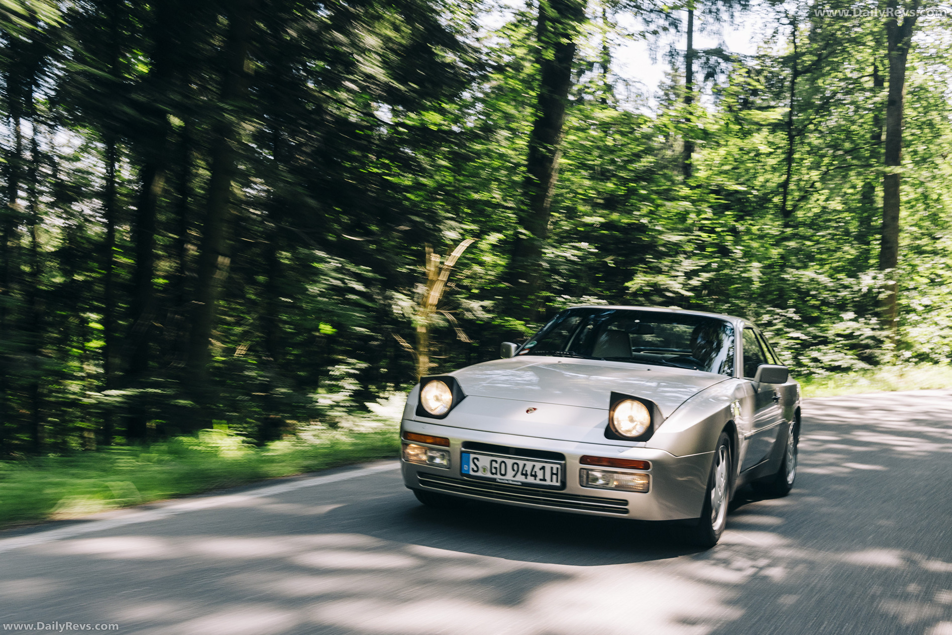 1989 Porsche 944 Turbo Coupe Front View
