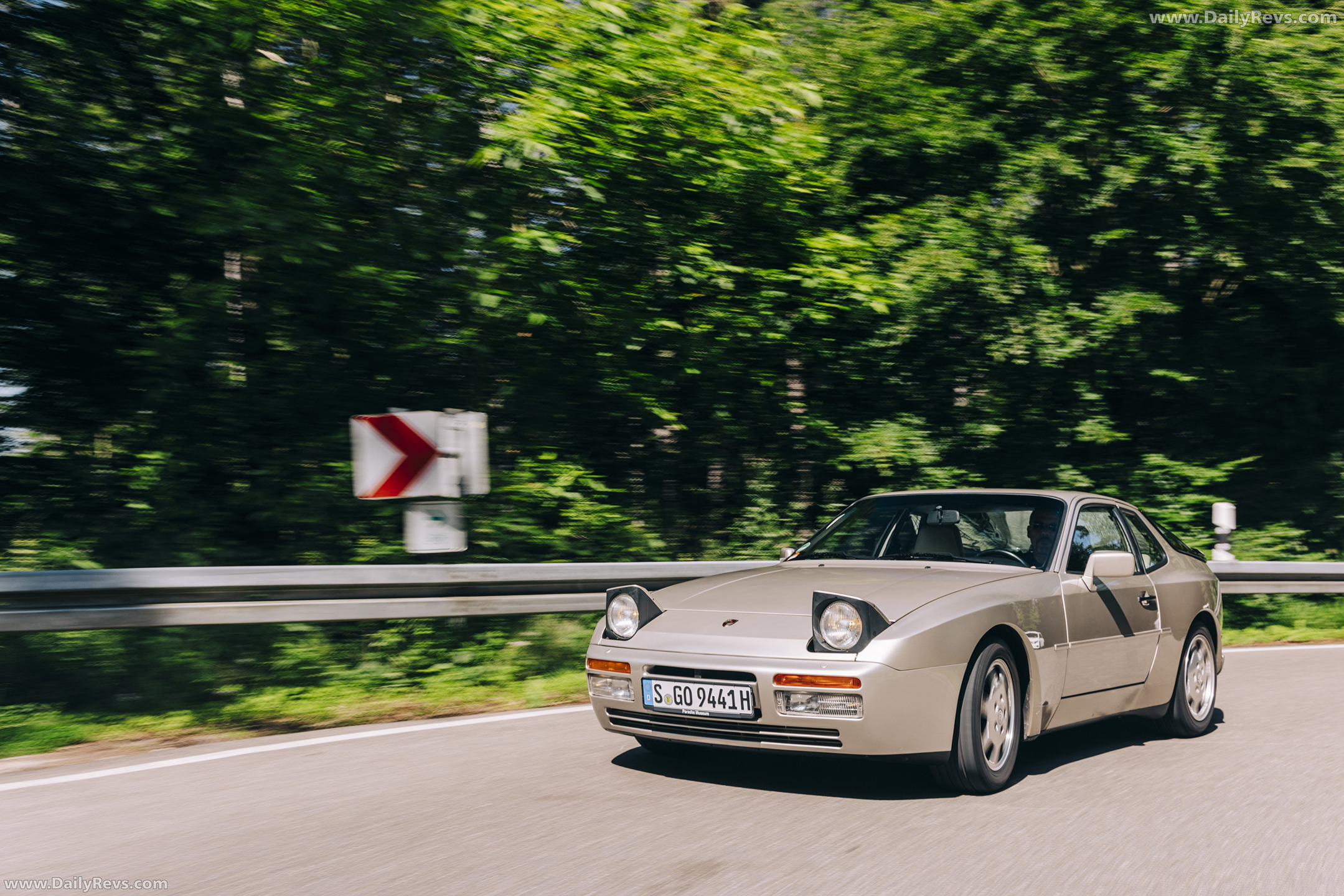 1989 Porsche 944 Turbo Coupe Front View
