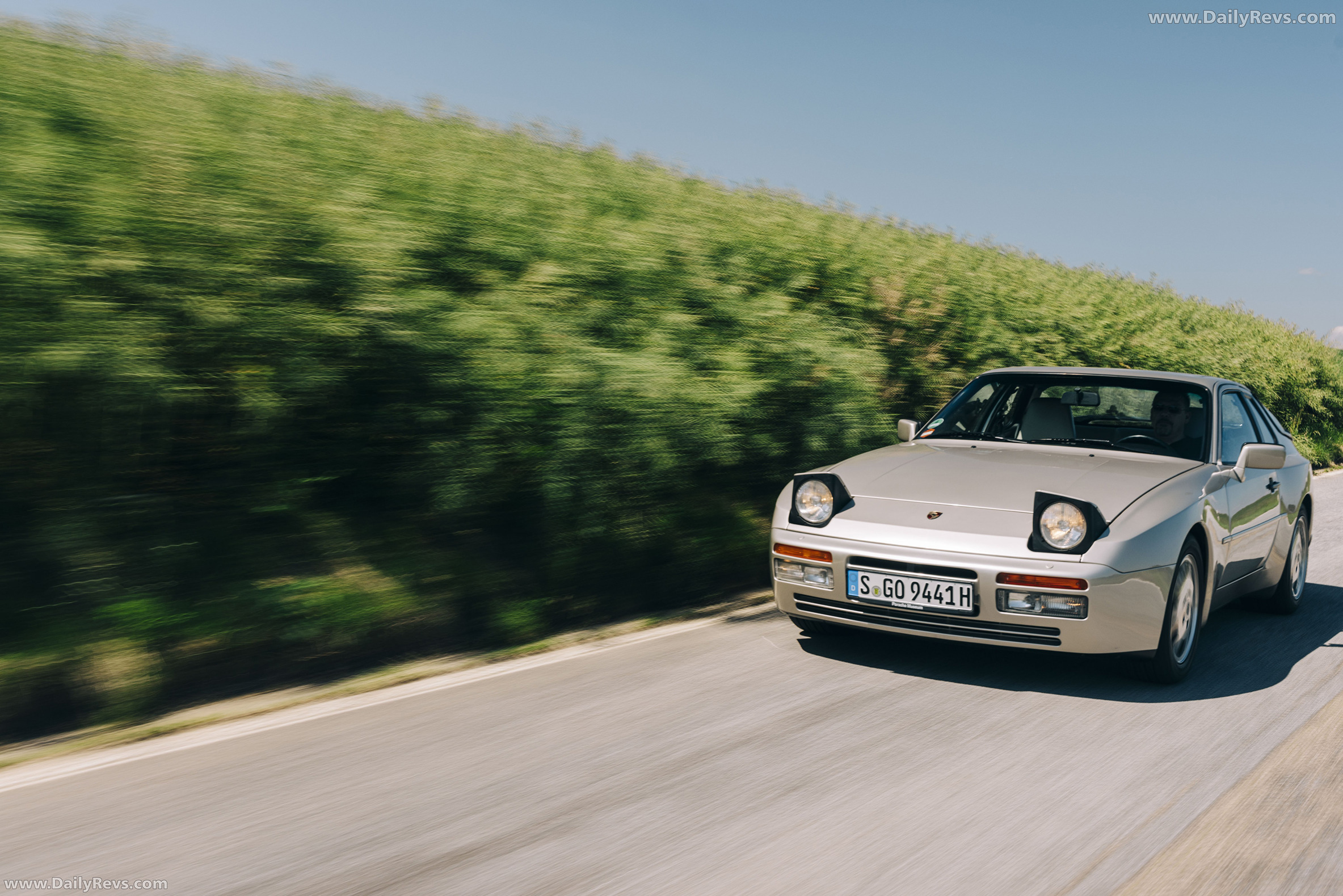 1989 Porsche 944 Turbo Coupe Front View
