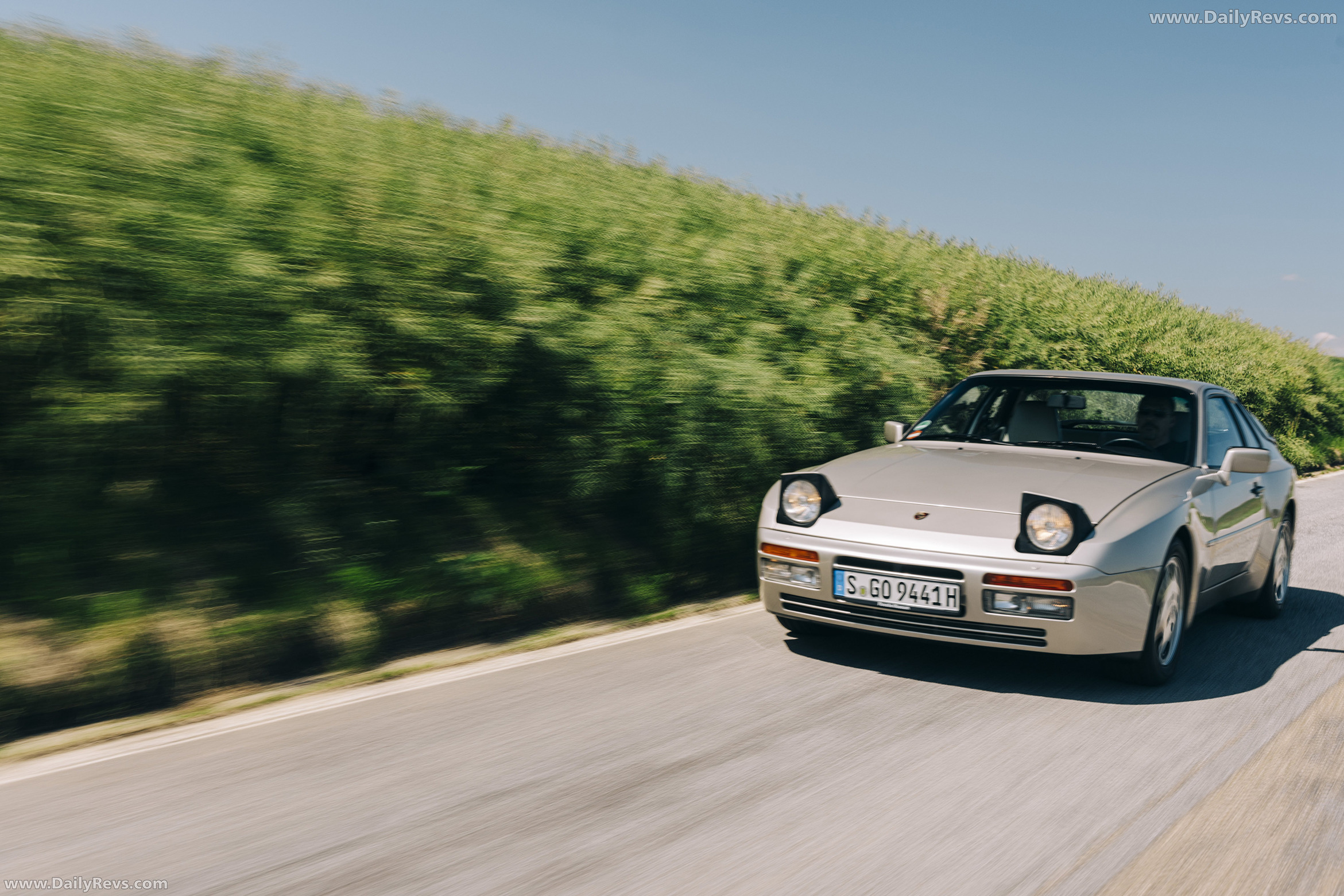 1989 Porsche 944 Turbo Coupe Front View