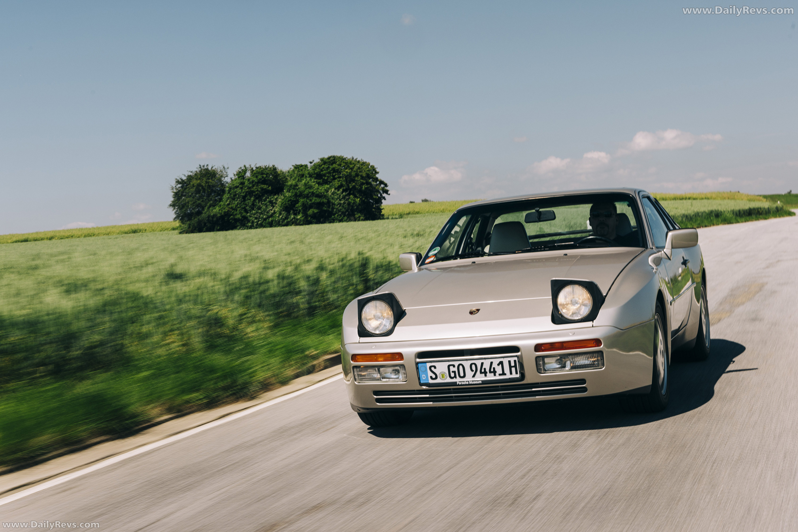 1989 Porsche 944 Turbo Coupe Front View