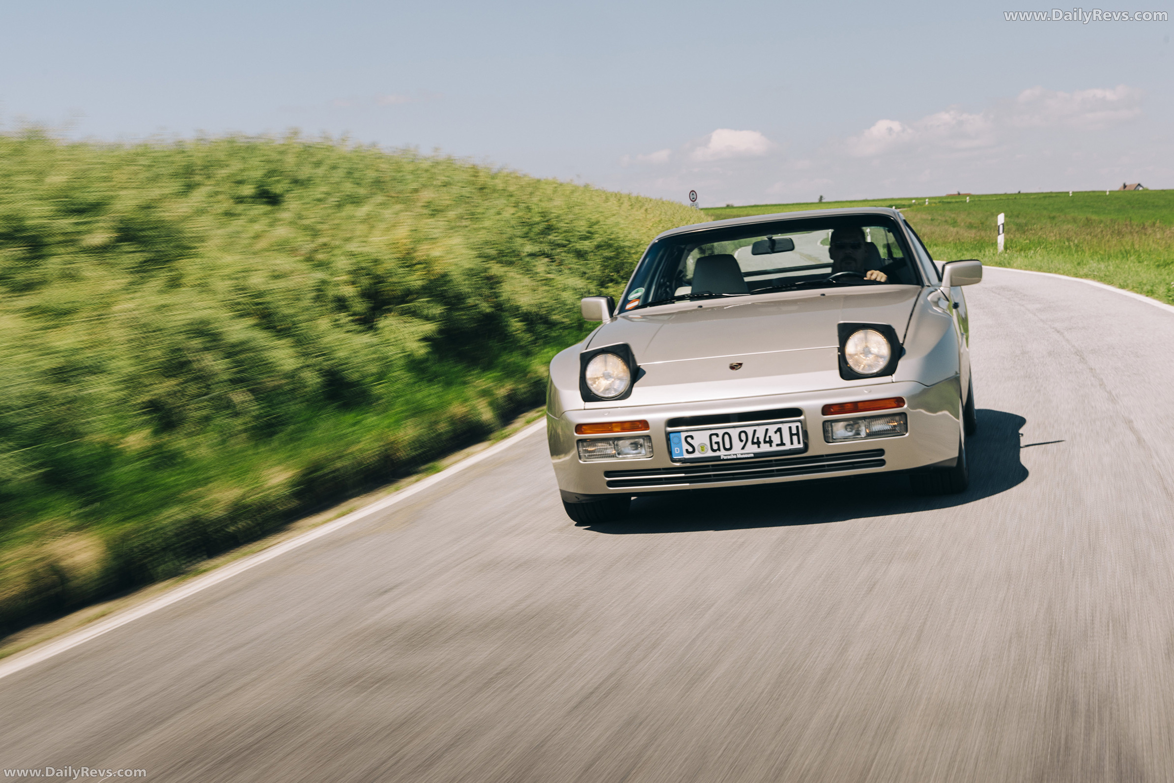 1989 Porsche 944 Turbo Coupe Front View