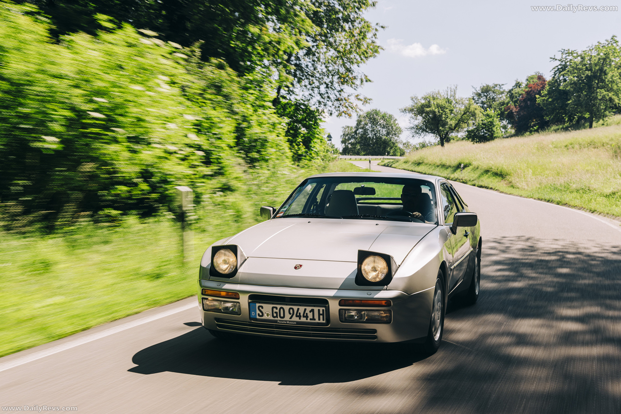 1989 Porsche 944 Turbo Coupe Front View