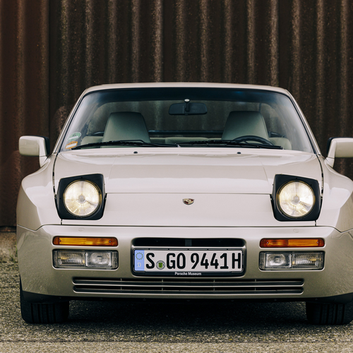 1989 Porsche 944 Turbo Coupe Front View
