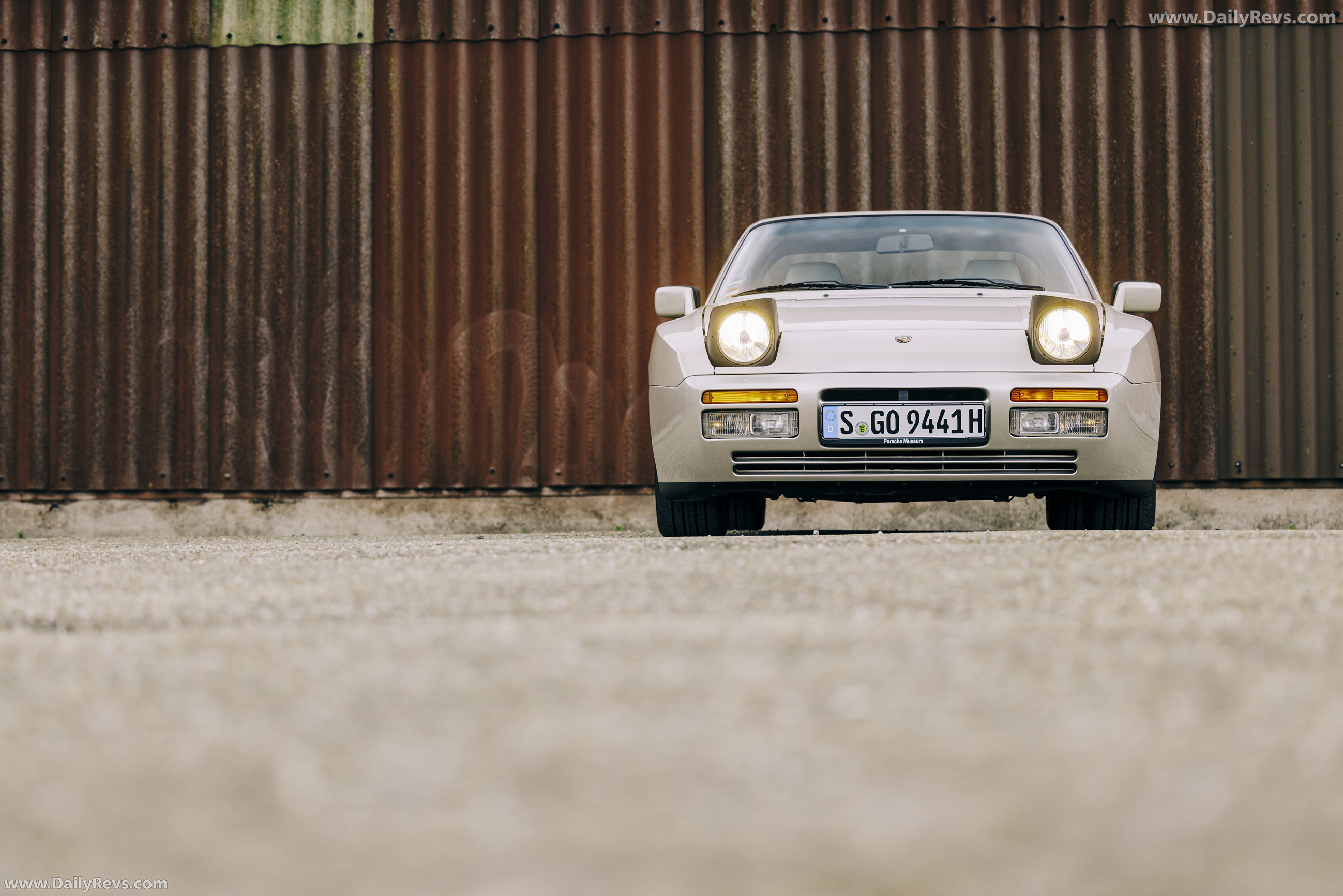 1989 Porsche 944 Turbo Coupe Front View