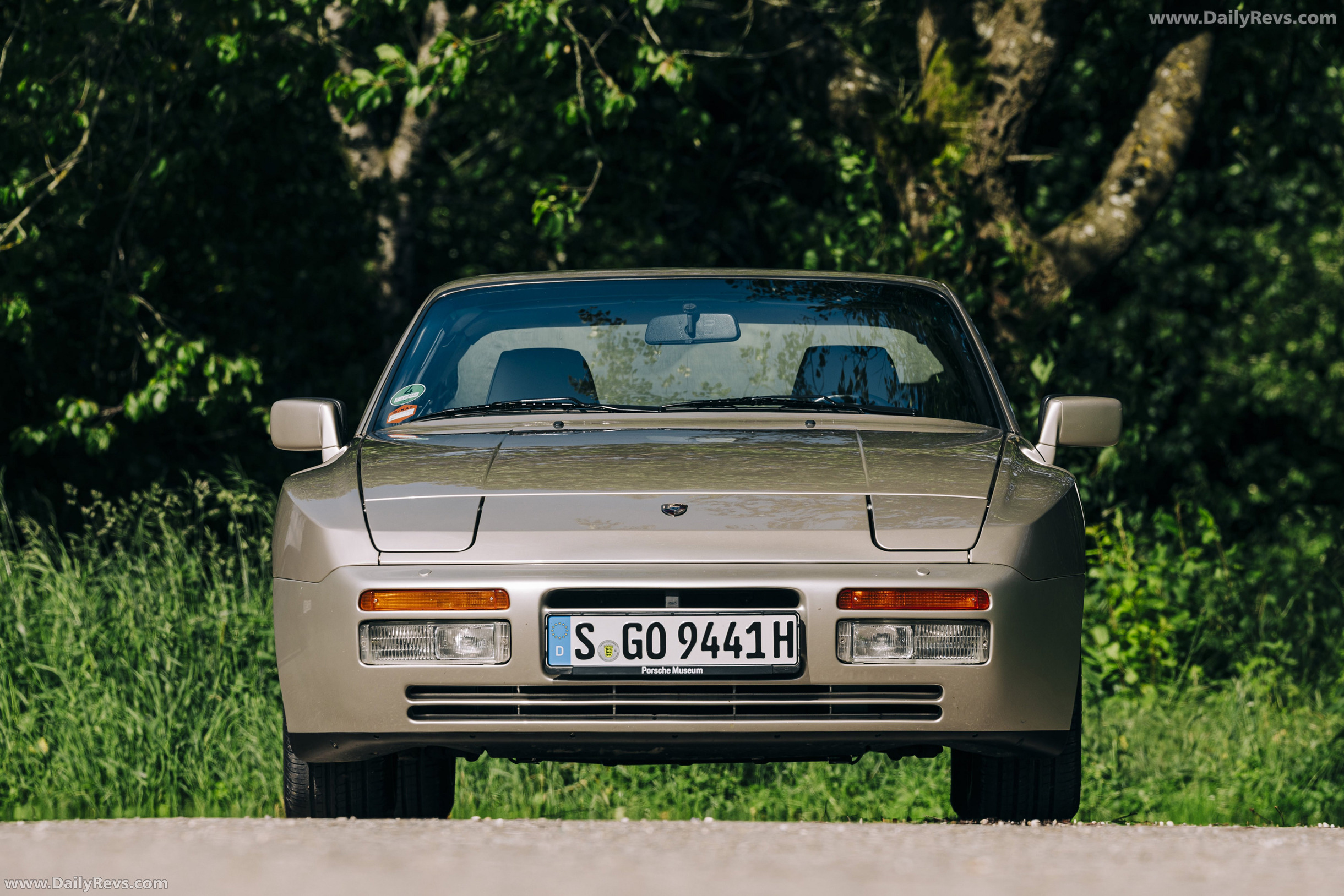 1989 Porsche 944 Turbo Coupe Front View
