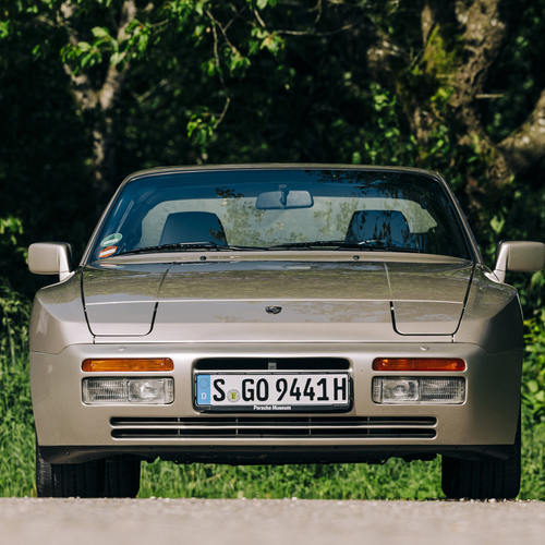 1989 Porsche 944 Turbo Coupe Front View