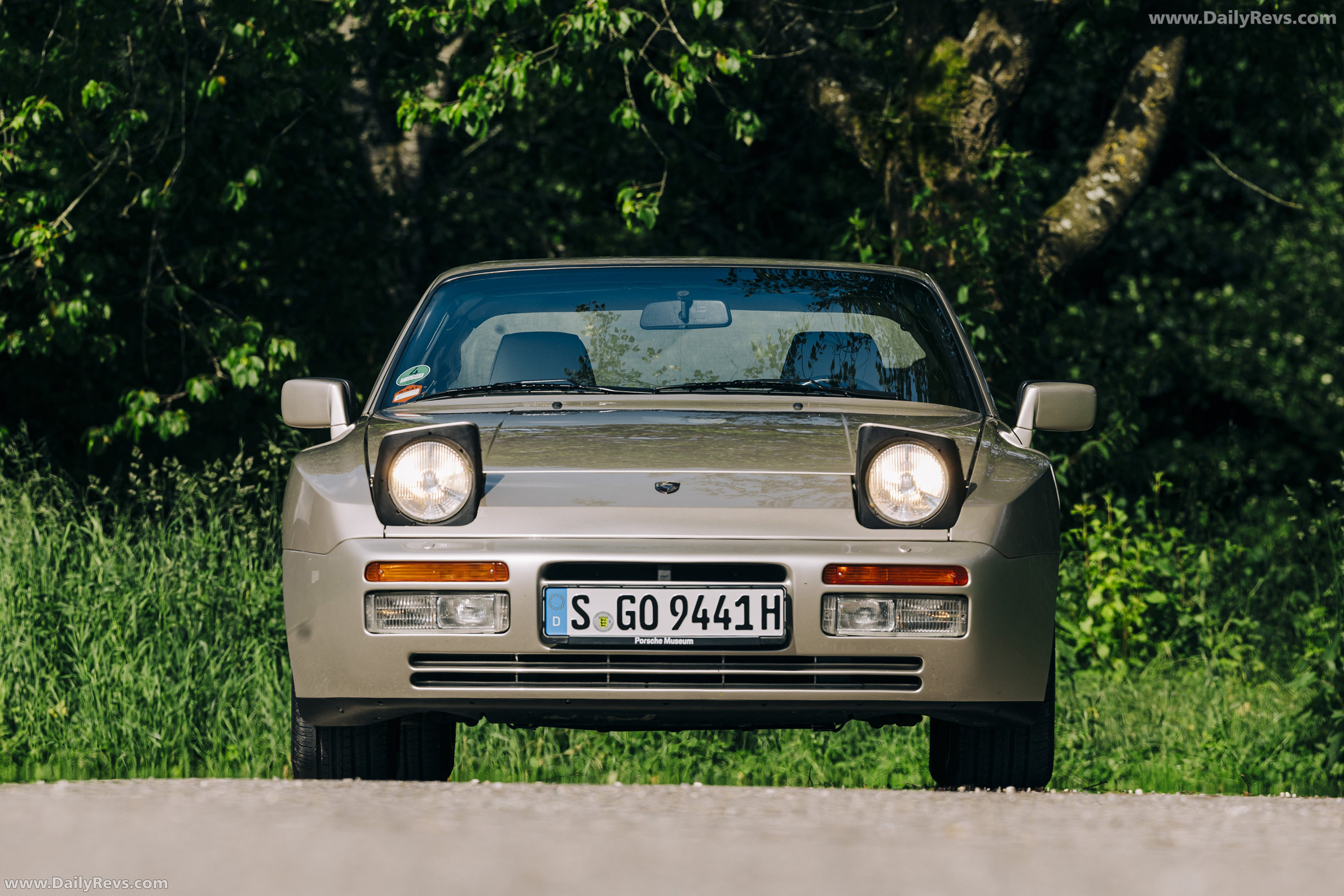 1989 Porsche 944 Turbo Coupe Front View