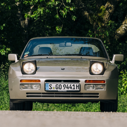 1989 Porsche 944 Turbo Coupe Front View
