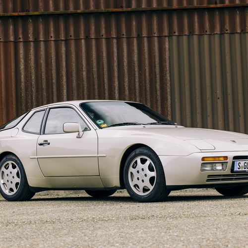 1989 Porsche 944 Turbo Coupe Front View