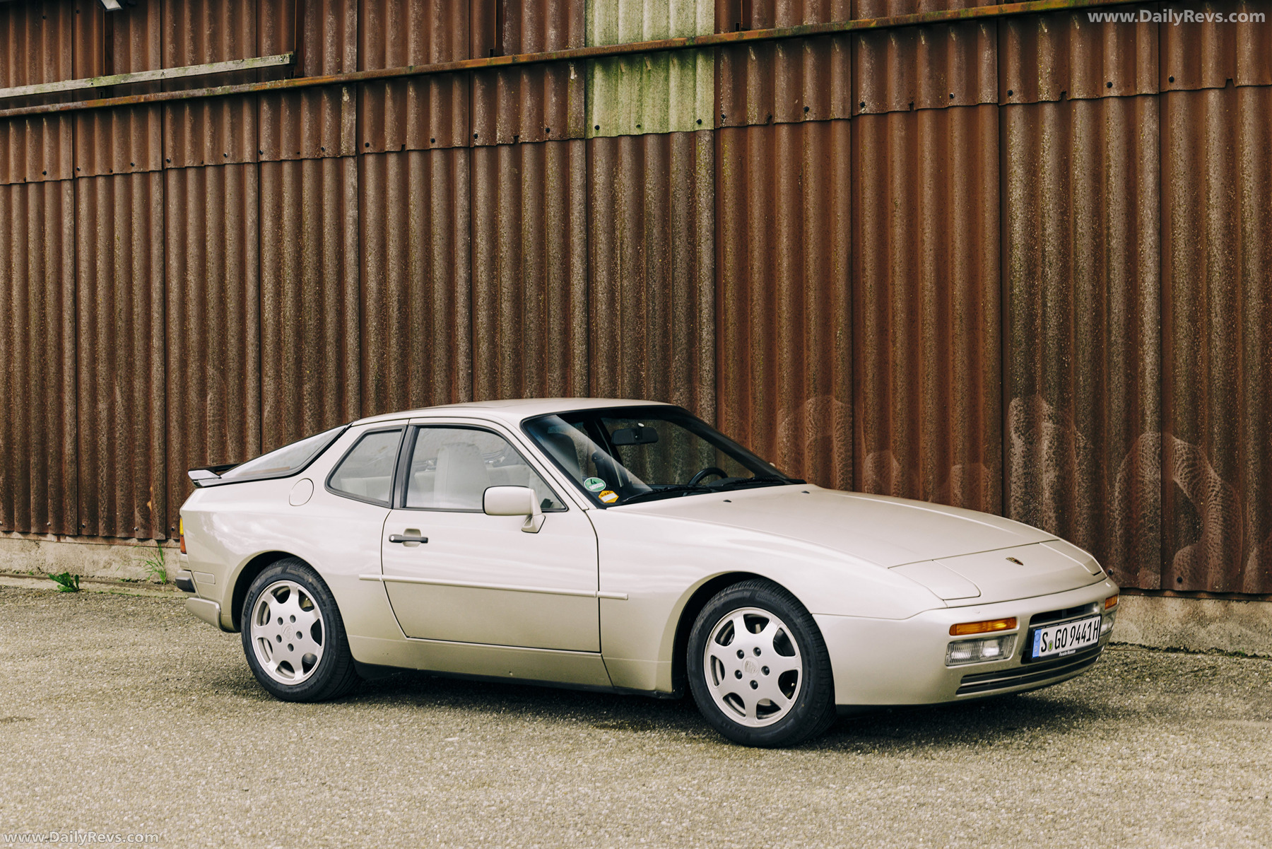 1989 Porsche 944 Turbo Coupe Front View