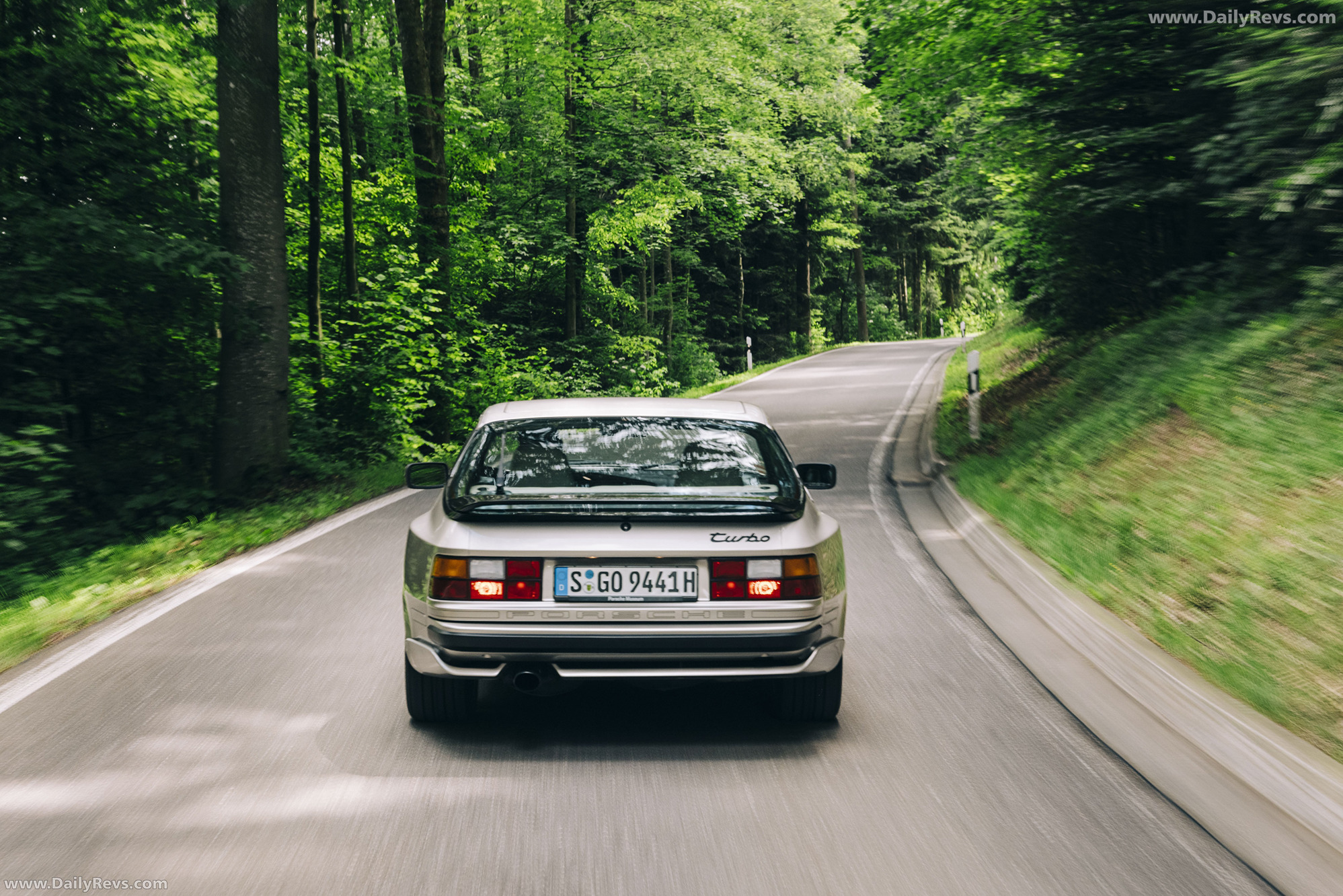 1989 Porsche 944 Turbo Coupe Rear View