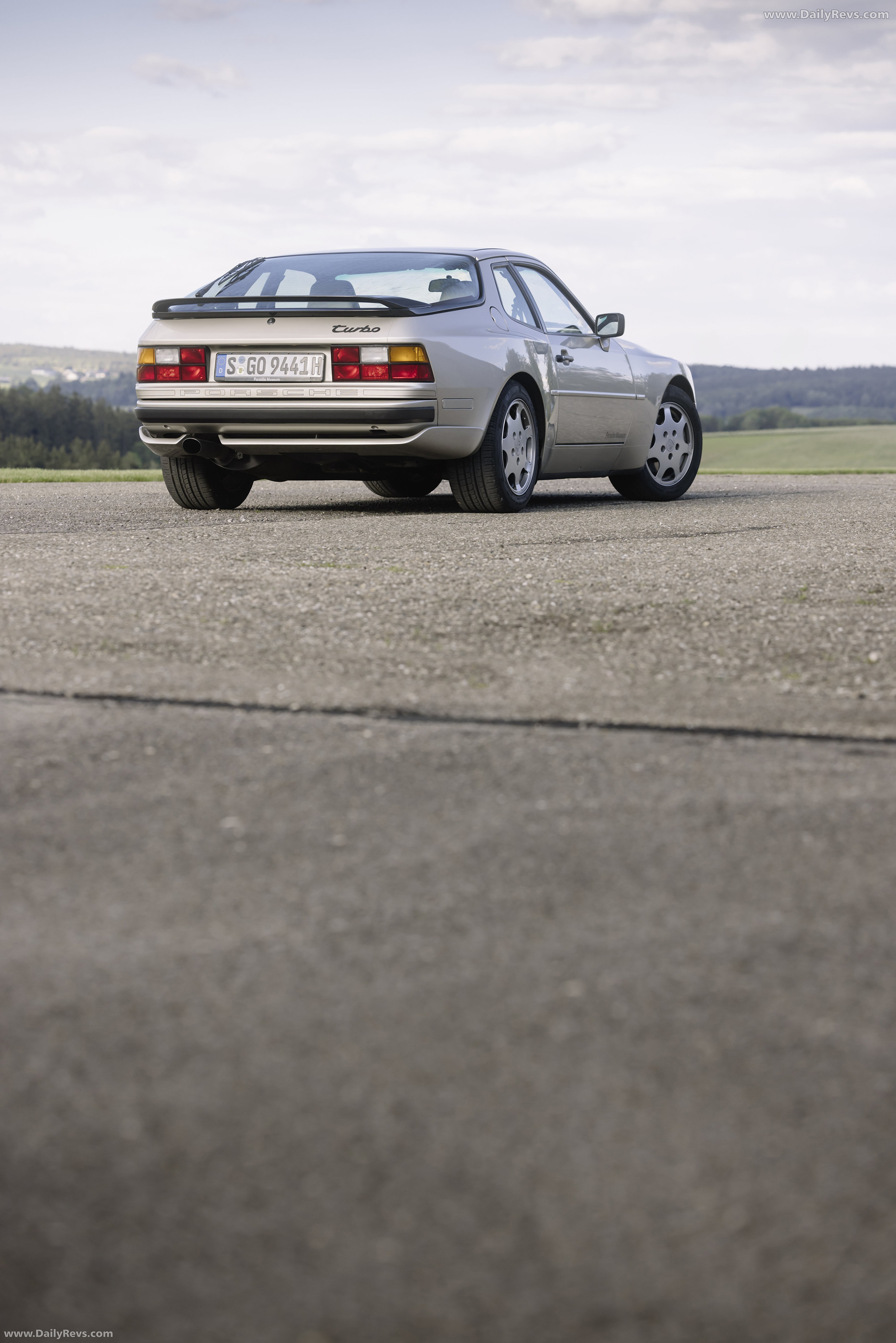 1989 Porsche 944 Turbo Coupe Rear View