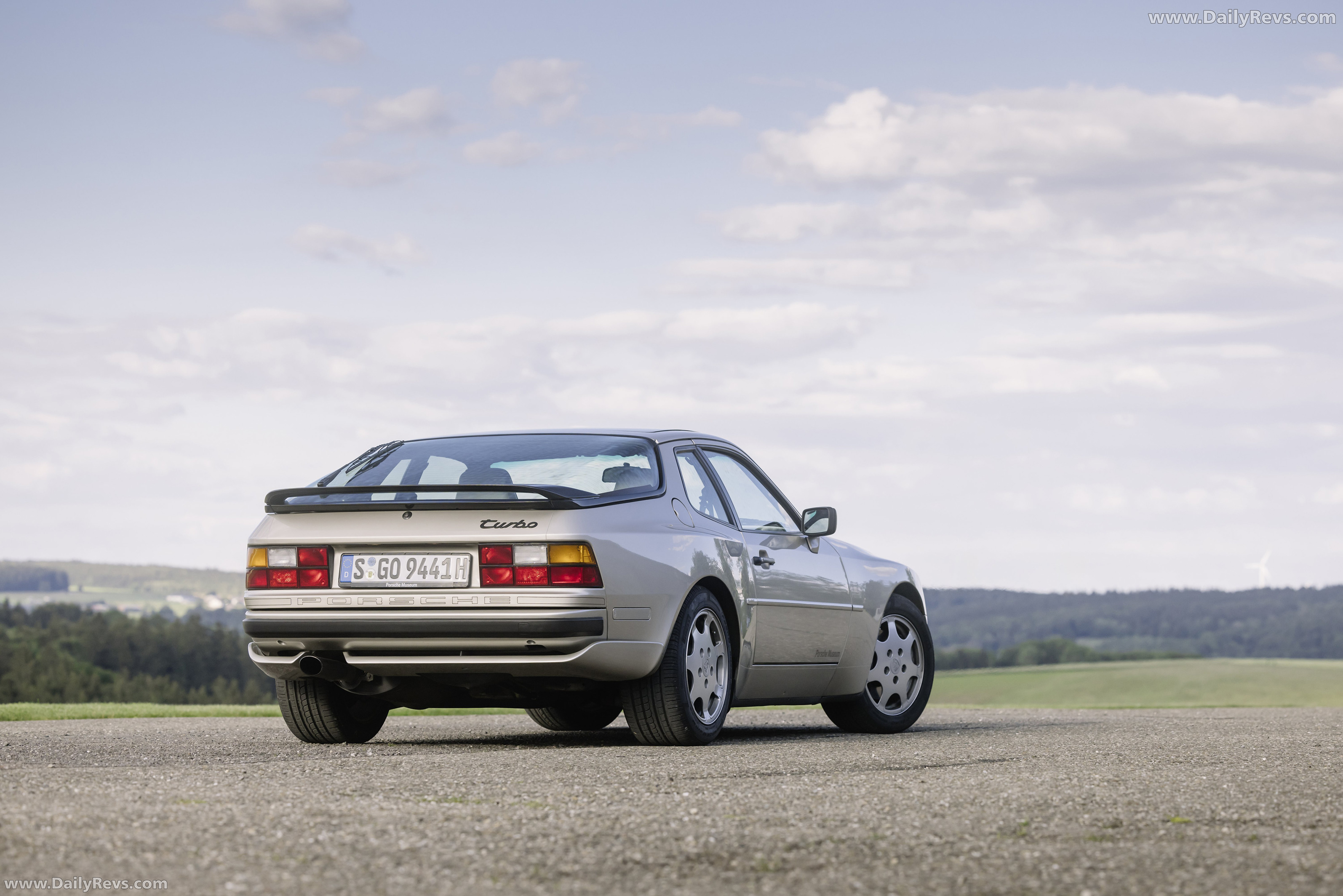 1989 Porsche 944 Turbo Coupe Rear View