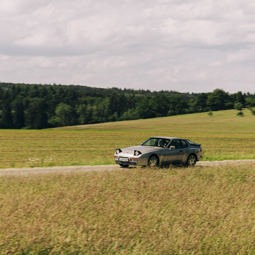 1989 Porsche 944 Turbo Coupe Side View