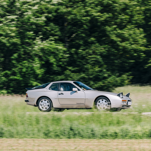 1989 Porsche 944 Turbo Coupe Side View