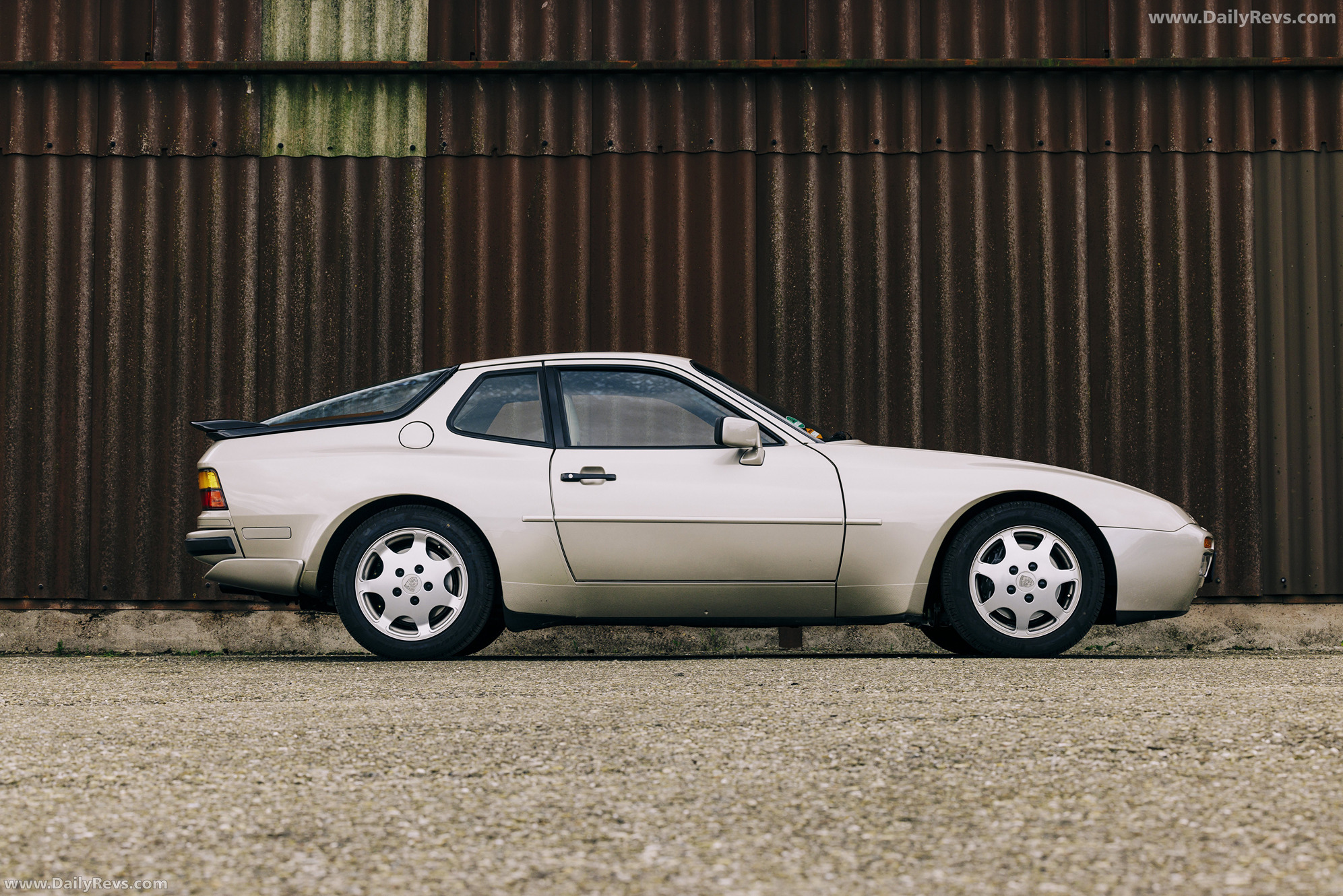 1989 Porsche 944 Turbo Coupe Side View