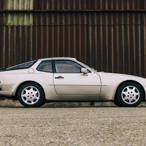 1989 Porsche 944 Turbo Coupe Side View