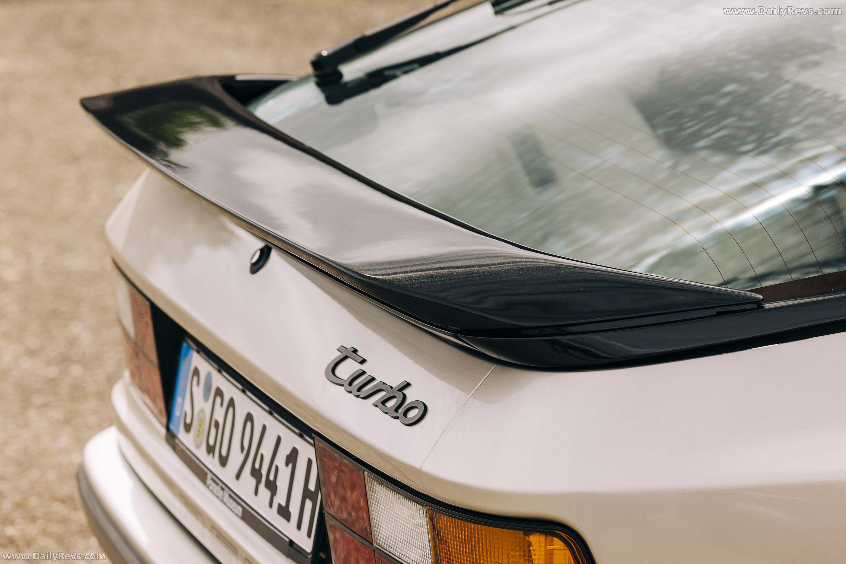 1989 Porsche 944 Turbo Coupe Exterior