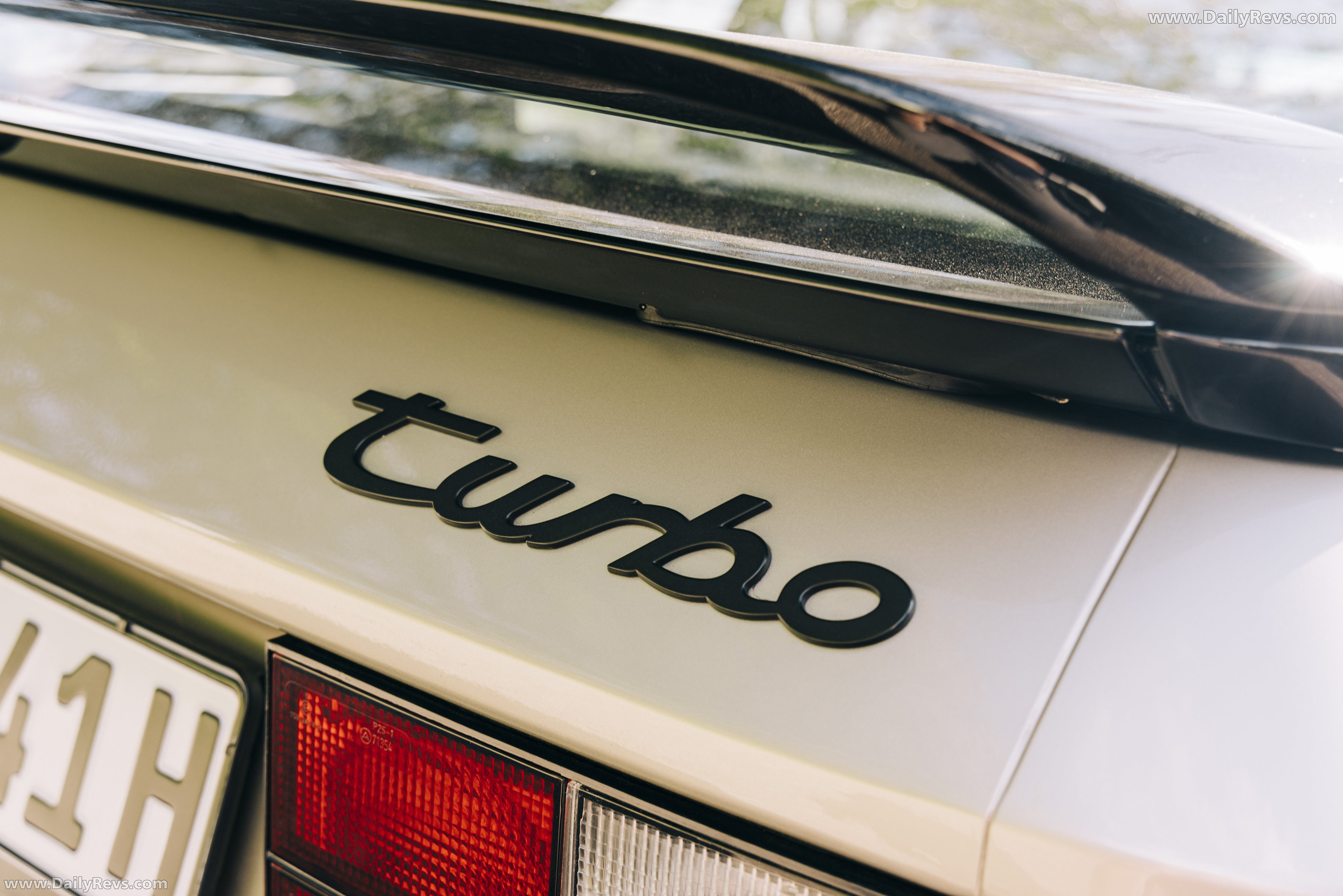 1989 Porsche 944 Turbo Coupe Exterior