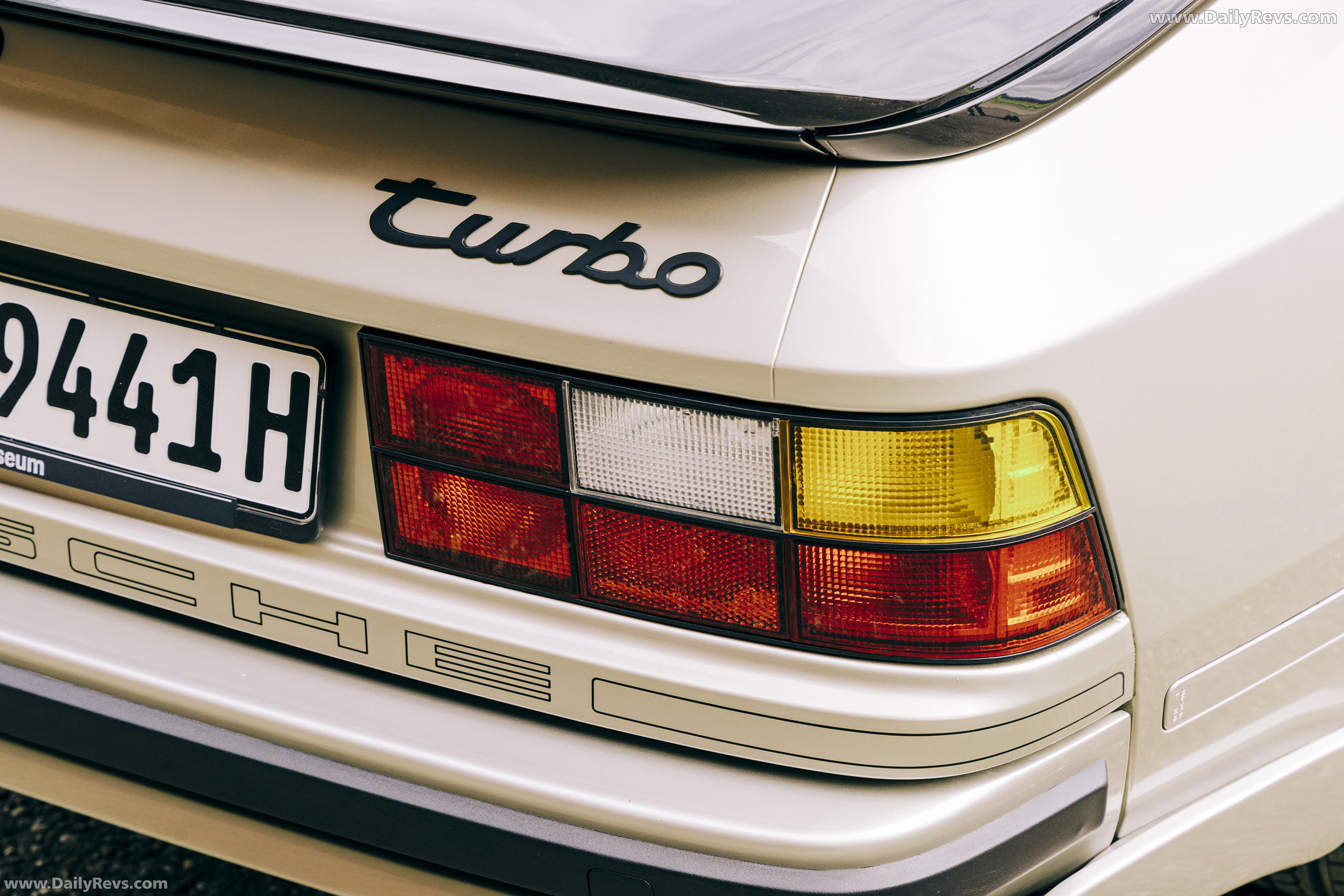 1989 Porsche 944 Turbo Coupe Exterior