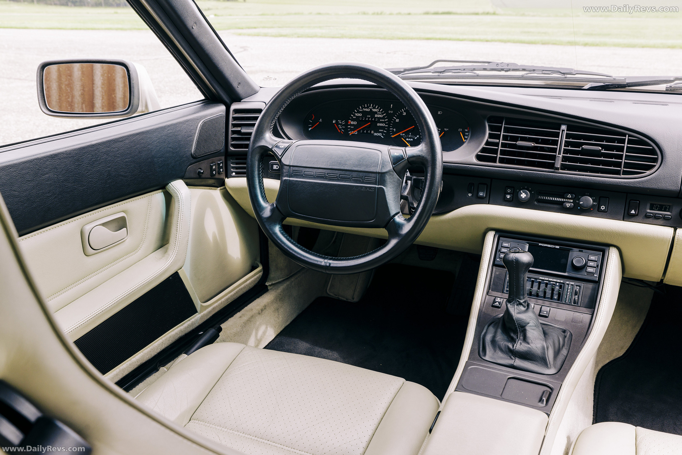 1989 Porsche 944 Turbo Coupe Interior