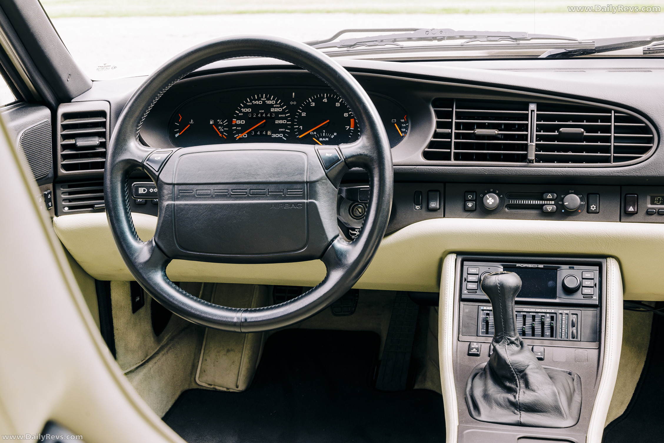 1989 Porsche 944 Turbo Coupe Interior