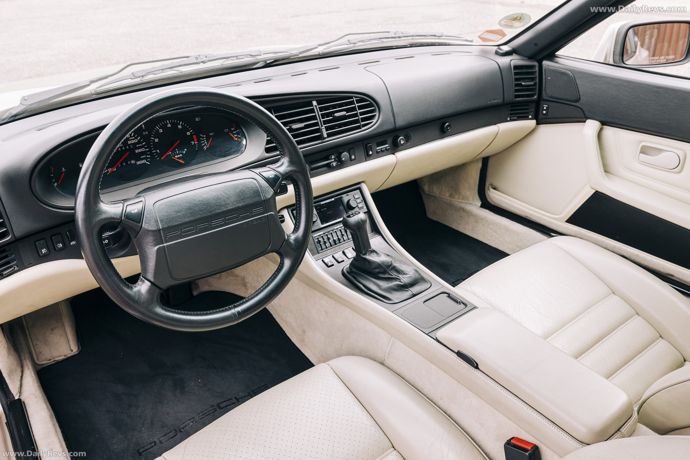 1989 Porsche 944 Turbo Coupe Interior