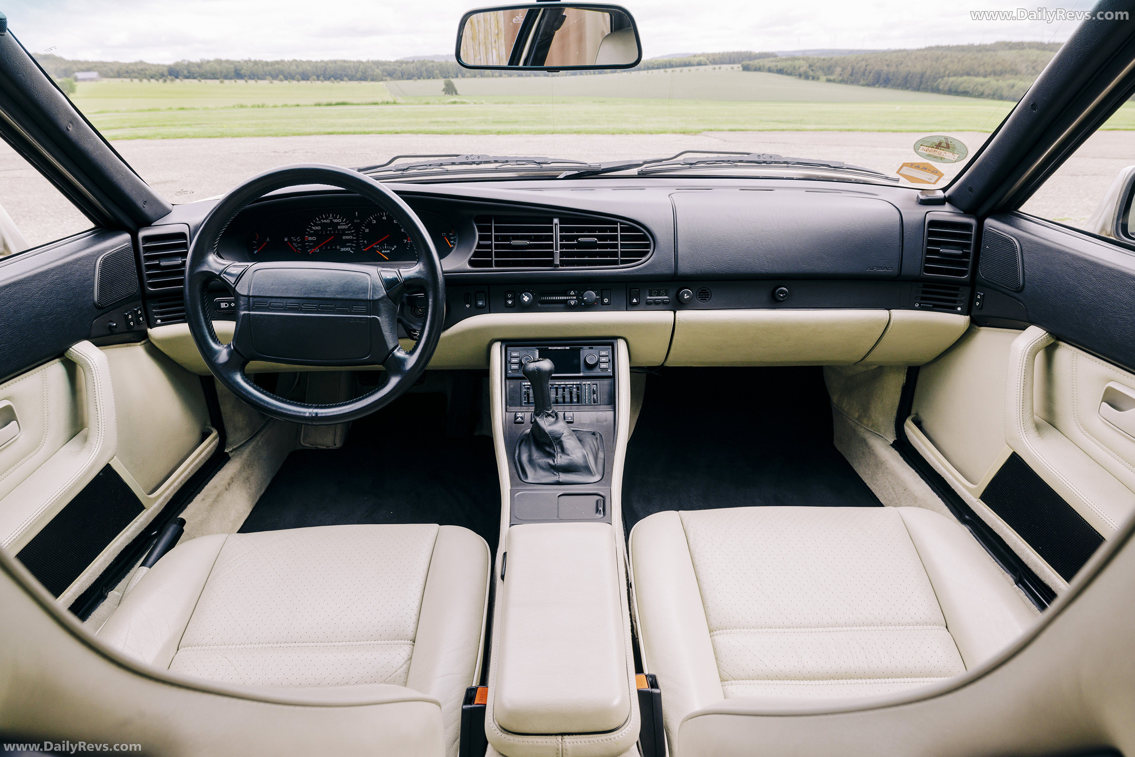 1989 Porsche 944 Turbo Coupe Interior