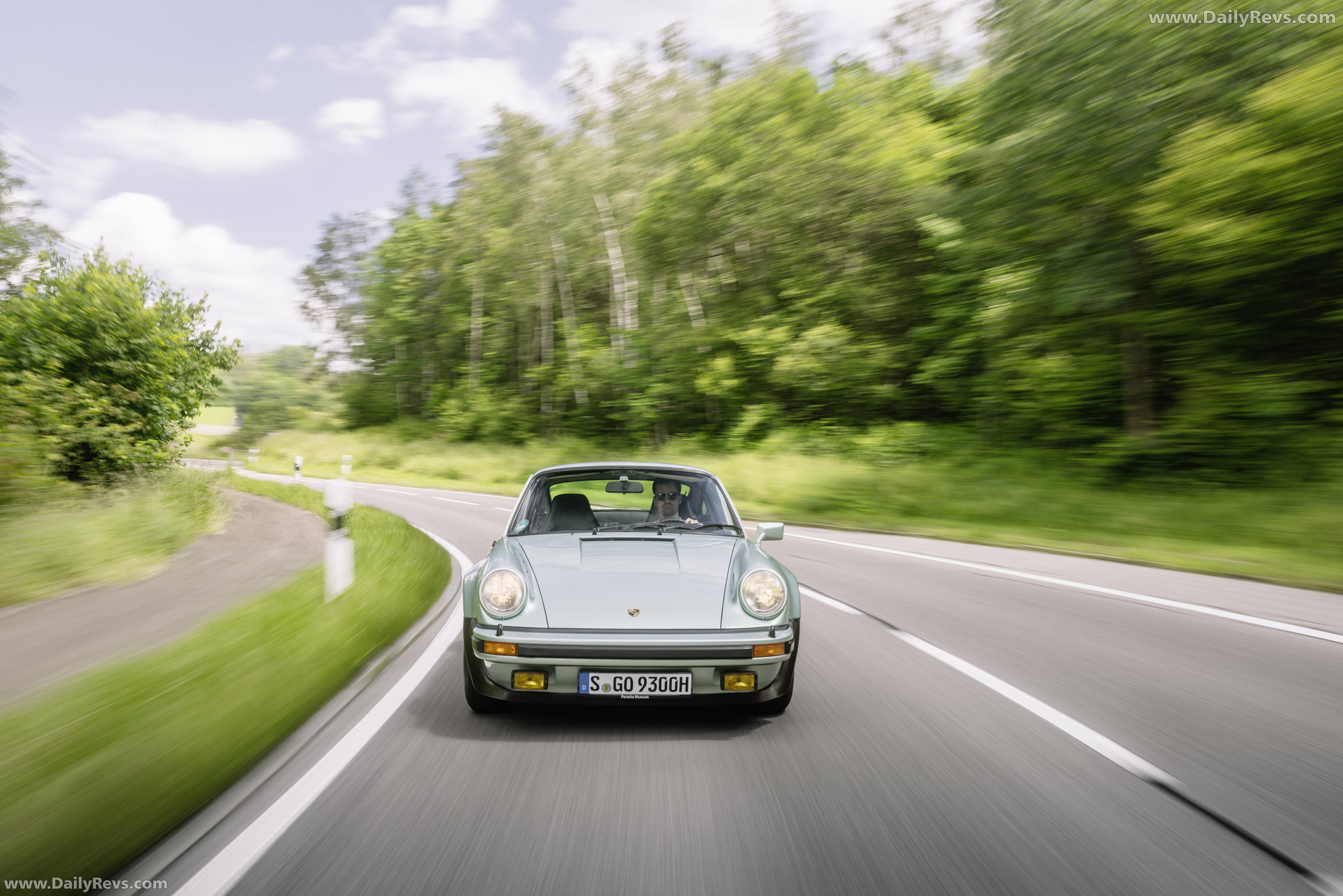 1975 Porsche 911 Turbo 3.0 Coupe Front View