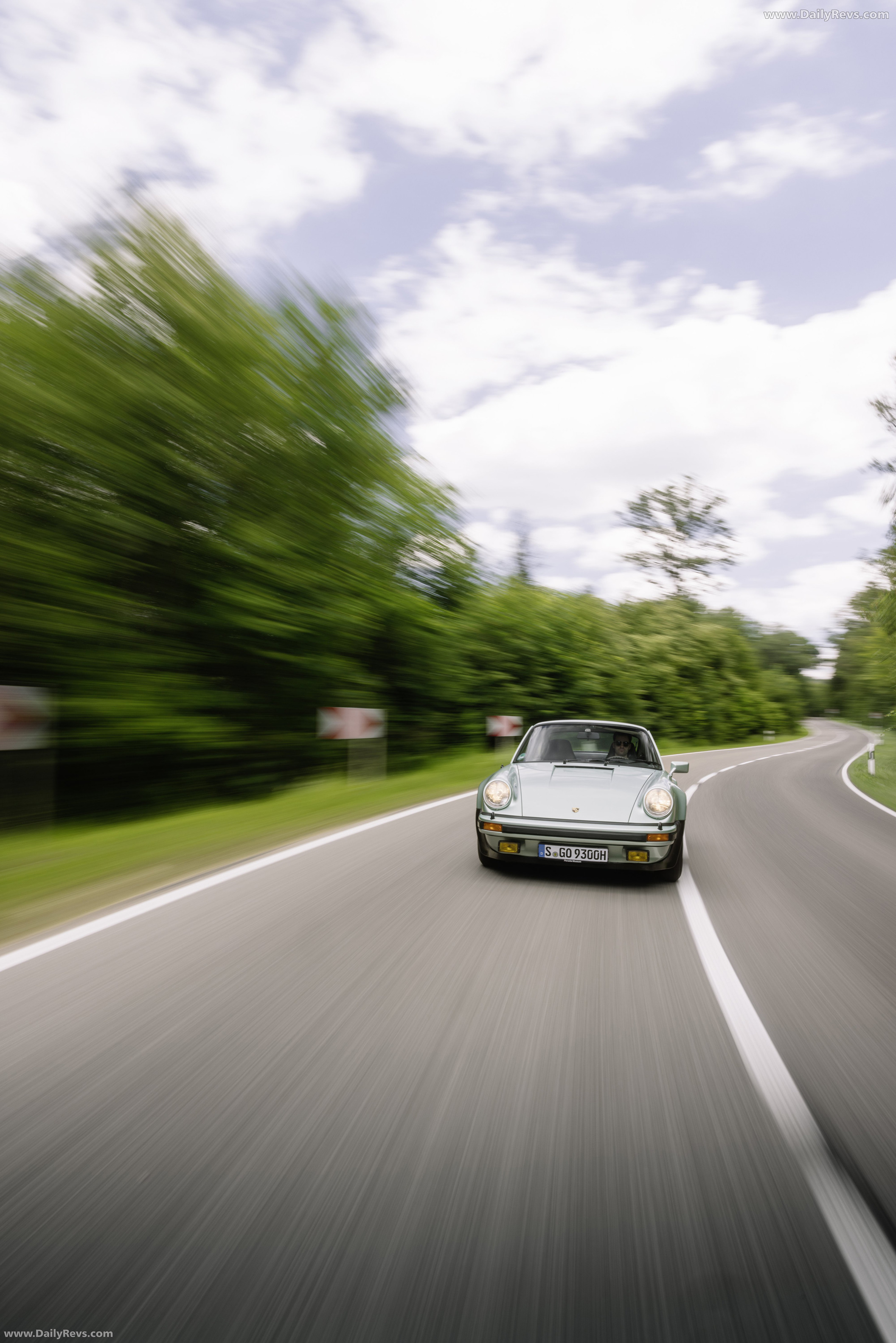 1975 Porsche 911 Turbo 3.0 Coupe Front View