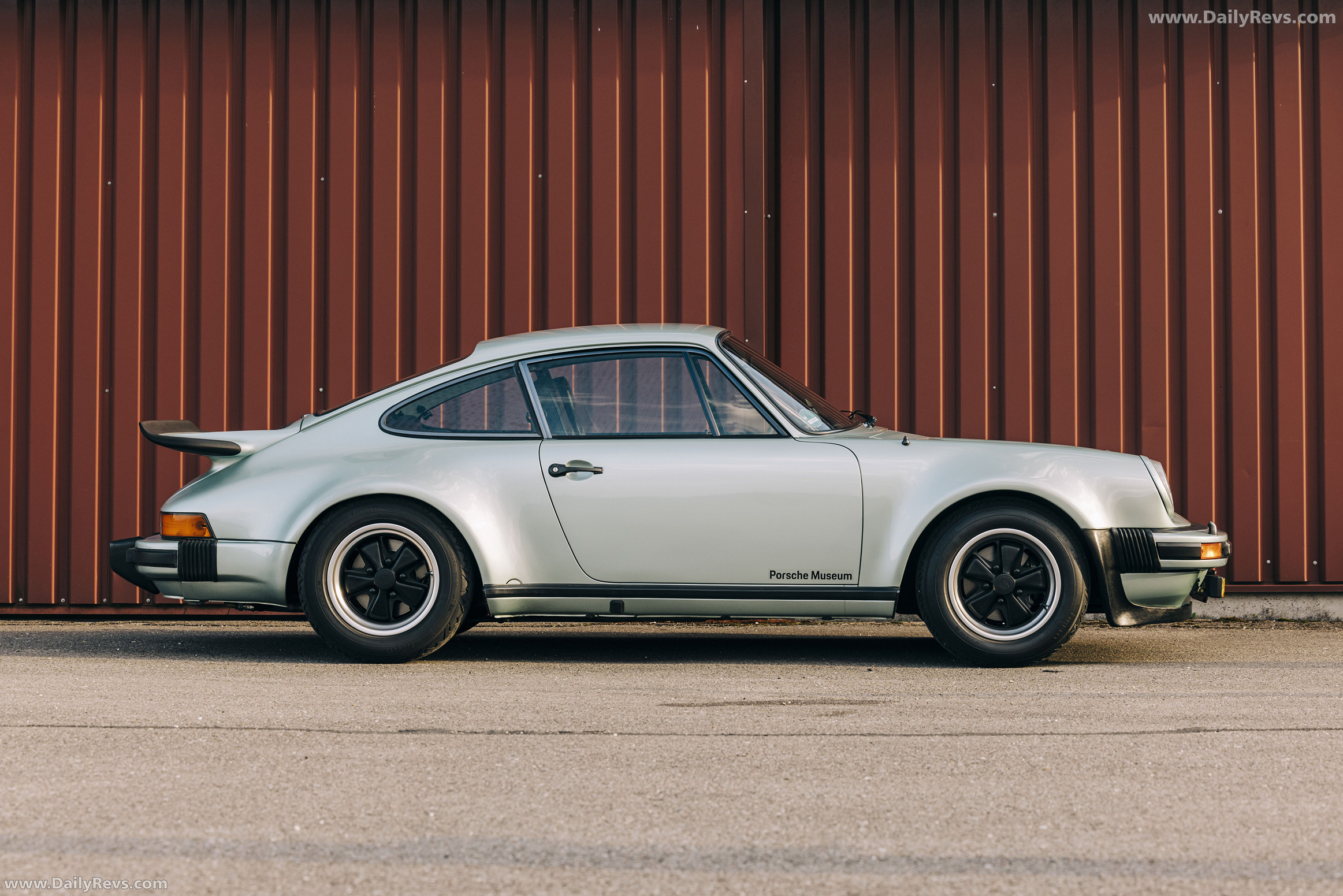 1975 Porsche 911 Turbo 3.0 Coupe Side View