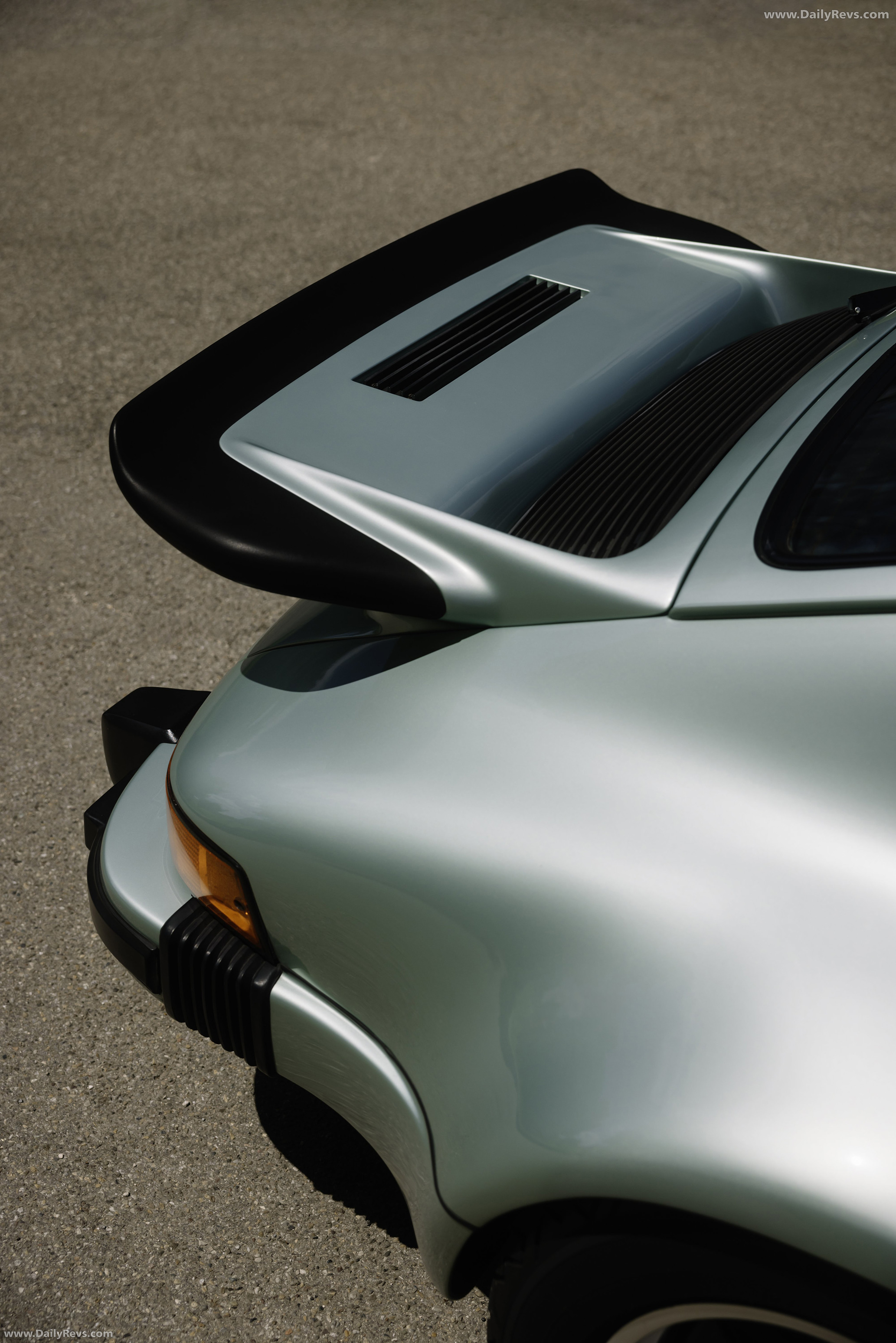 1975 Porsche 911 Turbo 3.0 Coupe Exterior