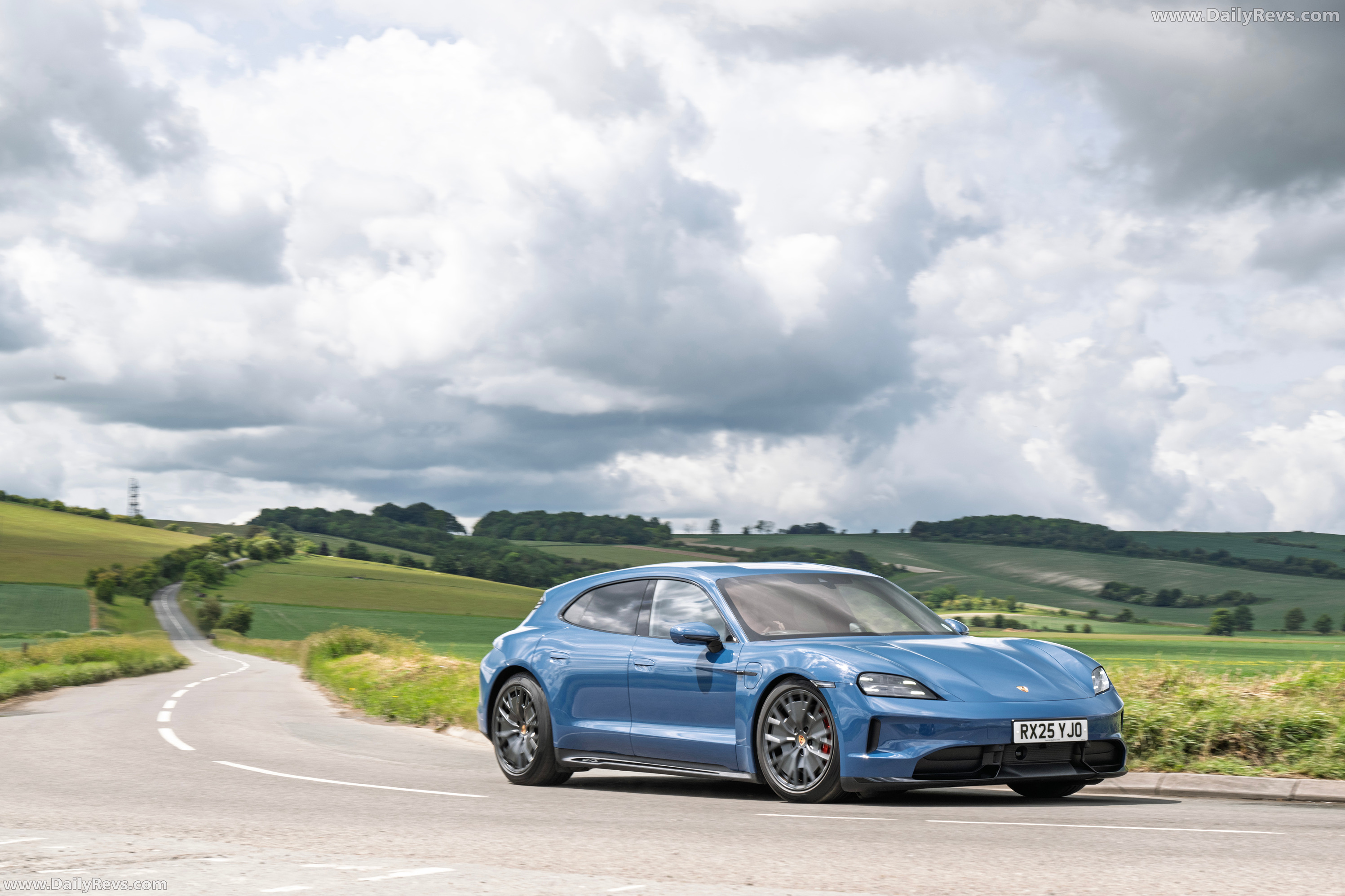 2025 Porsche Taycan GTS Sport Turismo J1 II UK Version Front View