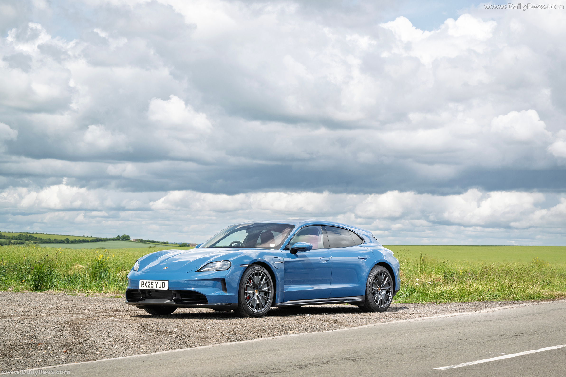 2025 Porsche Taycan GTS Sport Turismo J1 II UK Version Front View