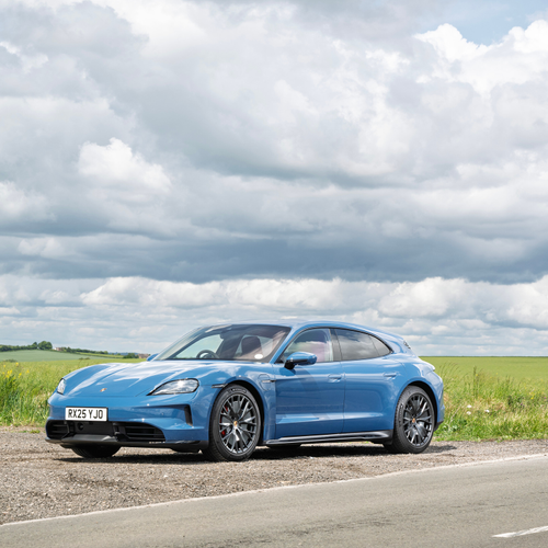 2025 Porsche Taycan GTS Sport Turismo J1 II UK Version Front View