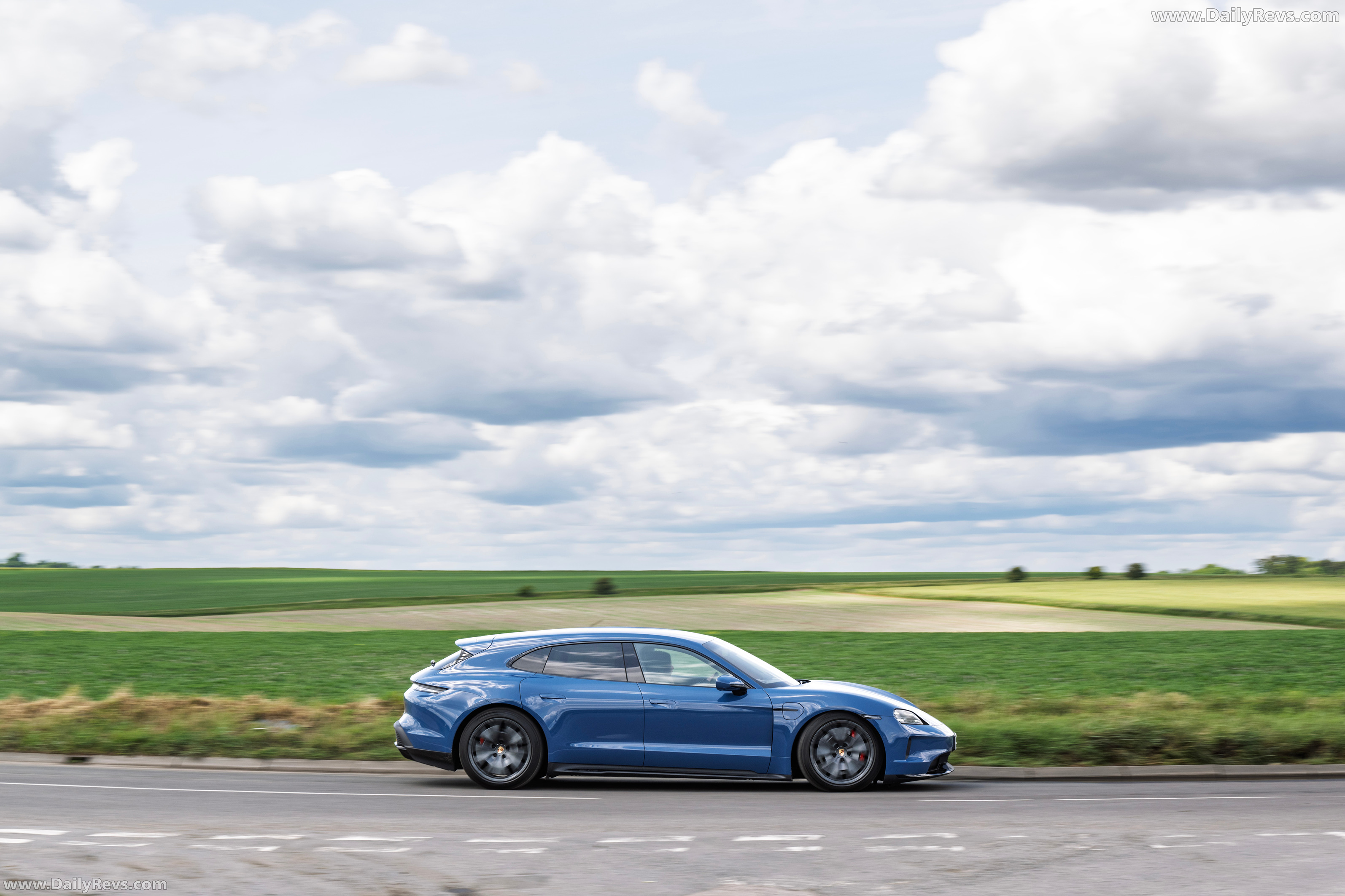 2025 Porsche Taycan GTS Sport Turismo J1 II UK Version Side View