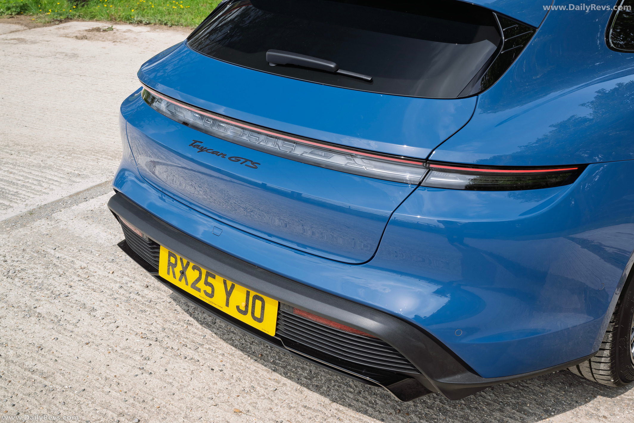 2025 Porsche Taycan GTS Sport Turismo J1 II UK Version Exterior
