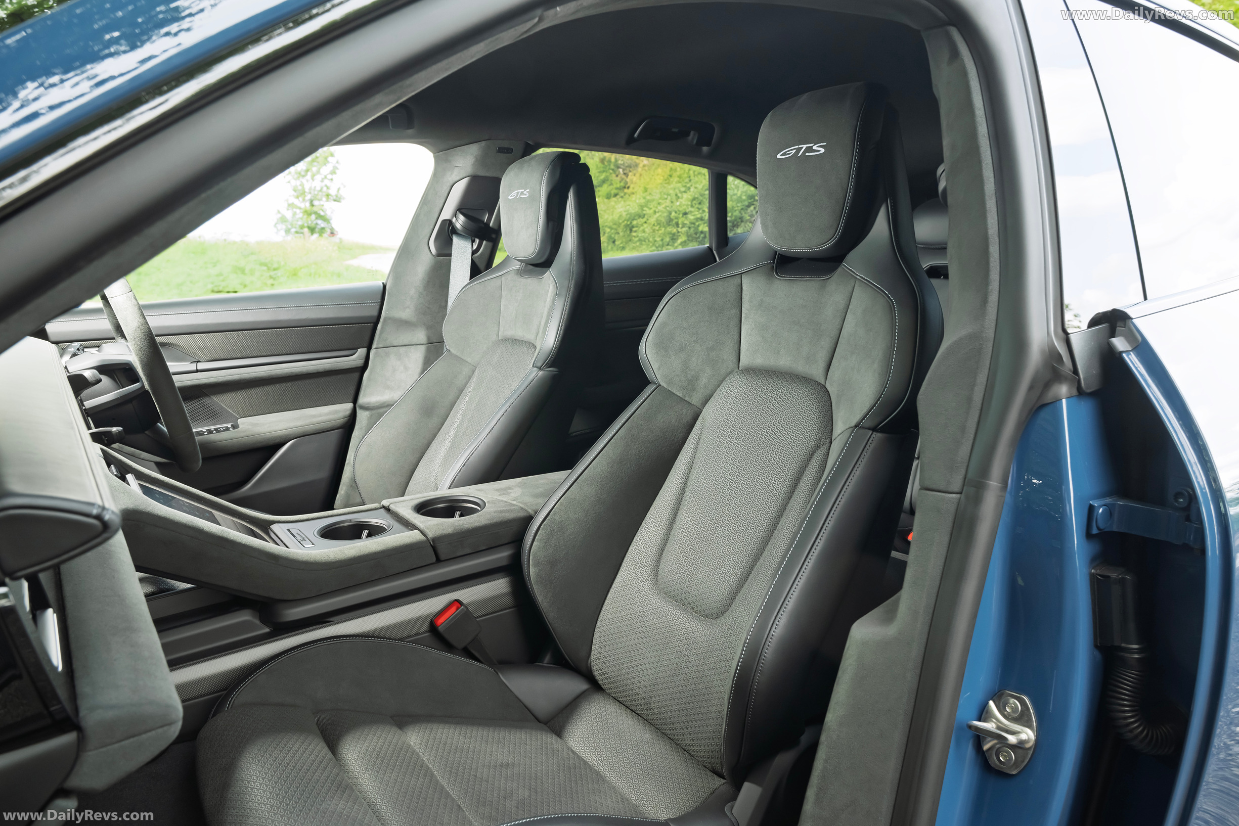 2025 Porsche Taycan GTS Sport Turismo J1 II UK Version Interior
